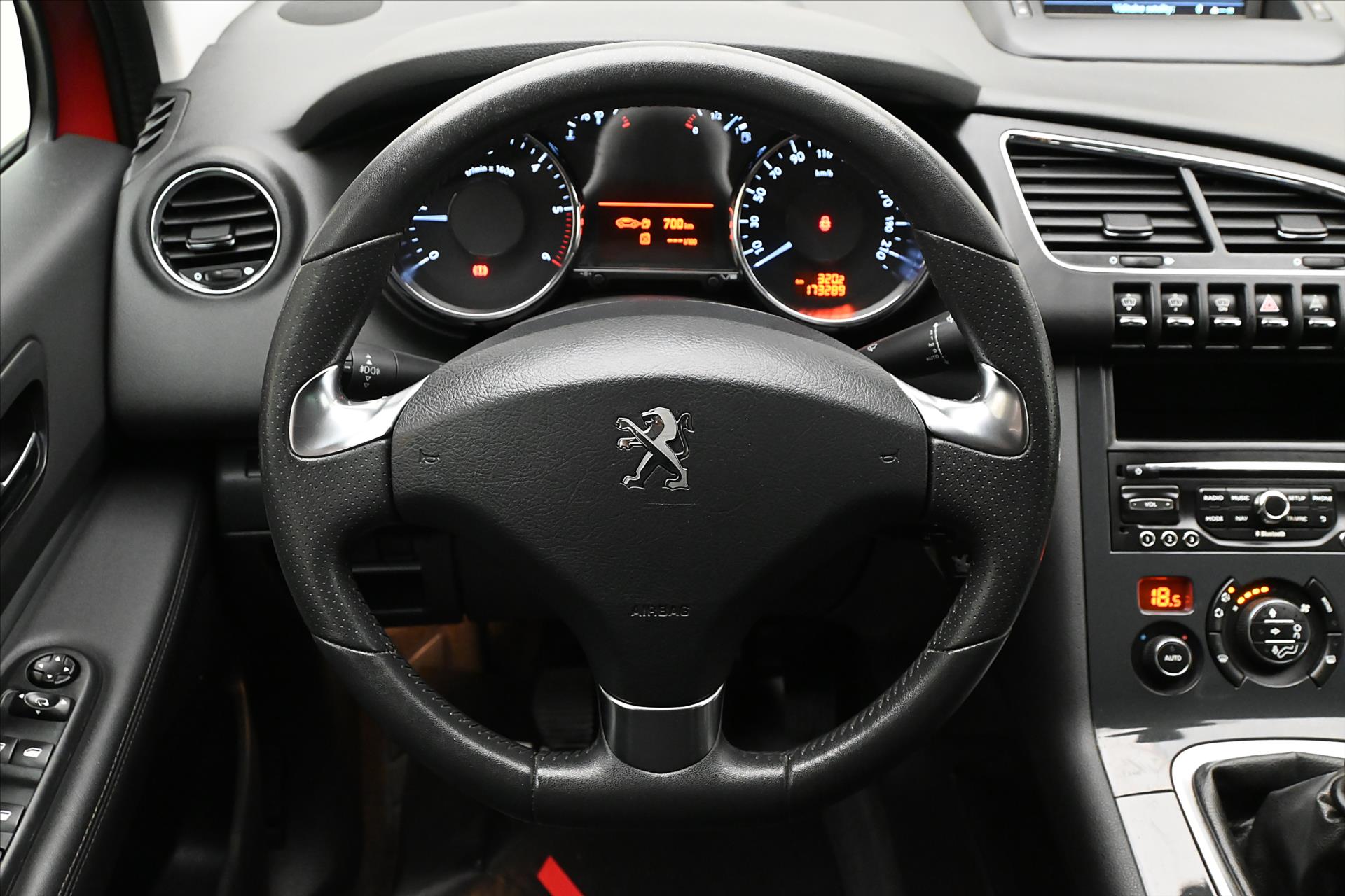 Main photo of the car Peugeot 3008 1,6 HDI 84 kW ALLURE Záruka až 5 let (19)