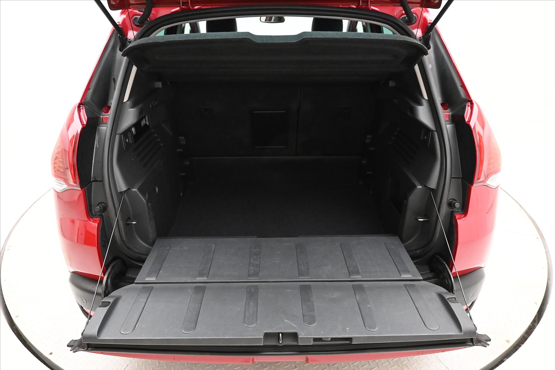 Main photo of the car Peugeot 3008 1.6 HDI 84 kW Manual (10)