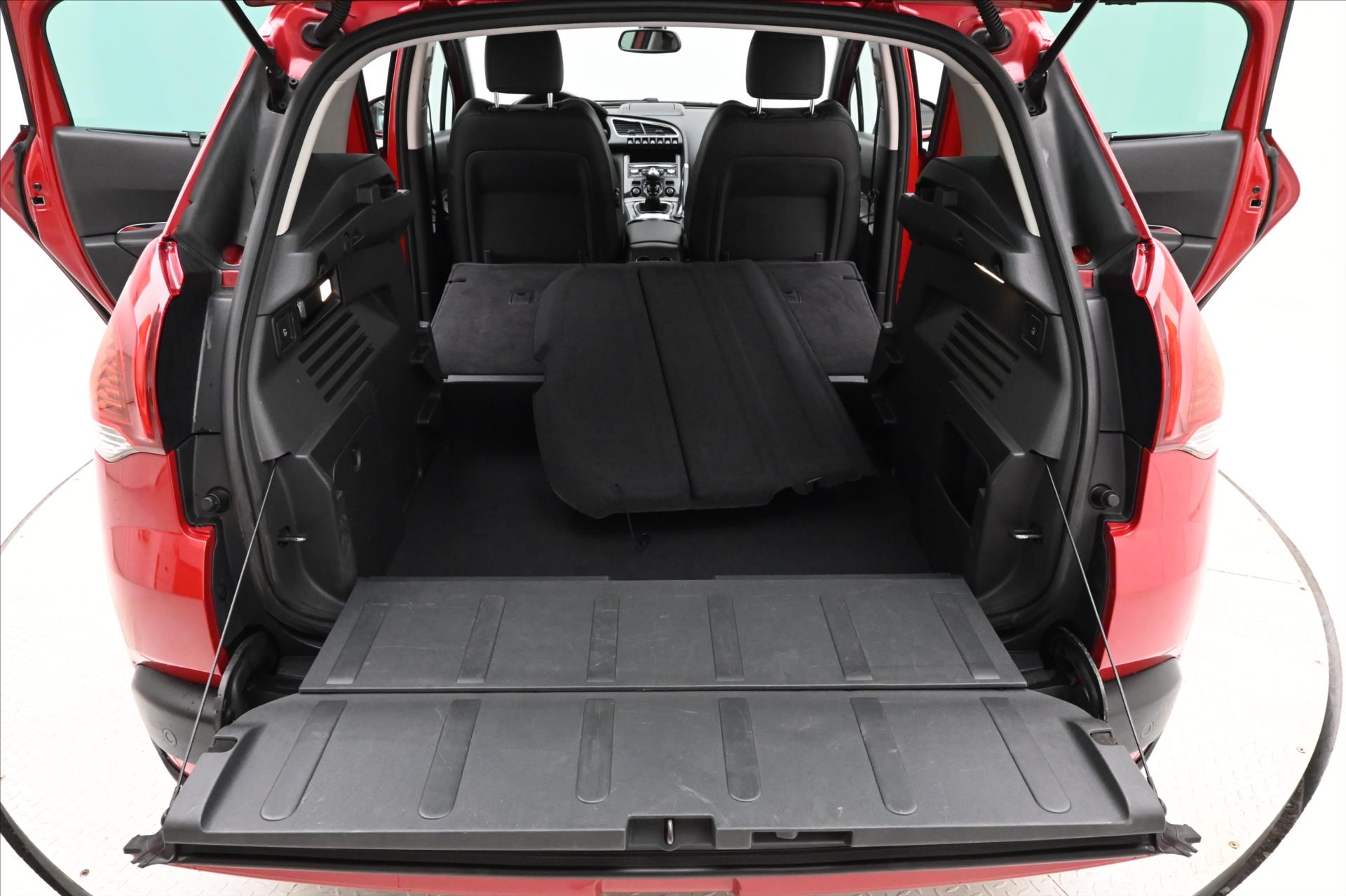 Main photo of the car Peugeot 3008 1.6 HDI 84 kW Manual (11)
