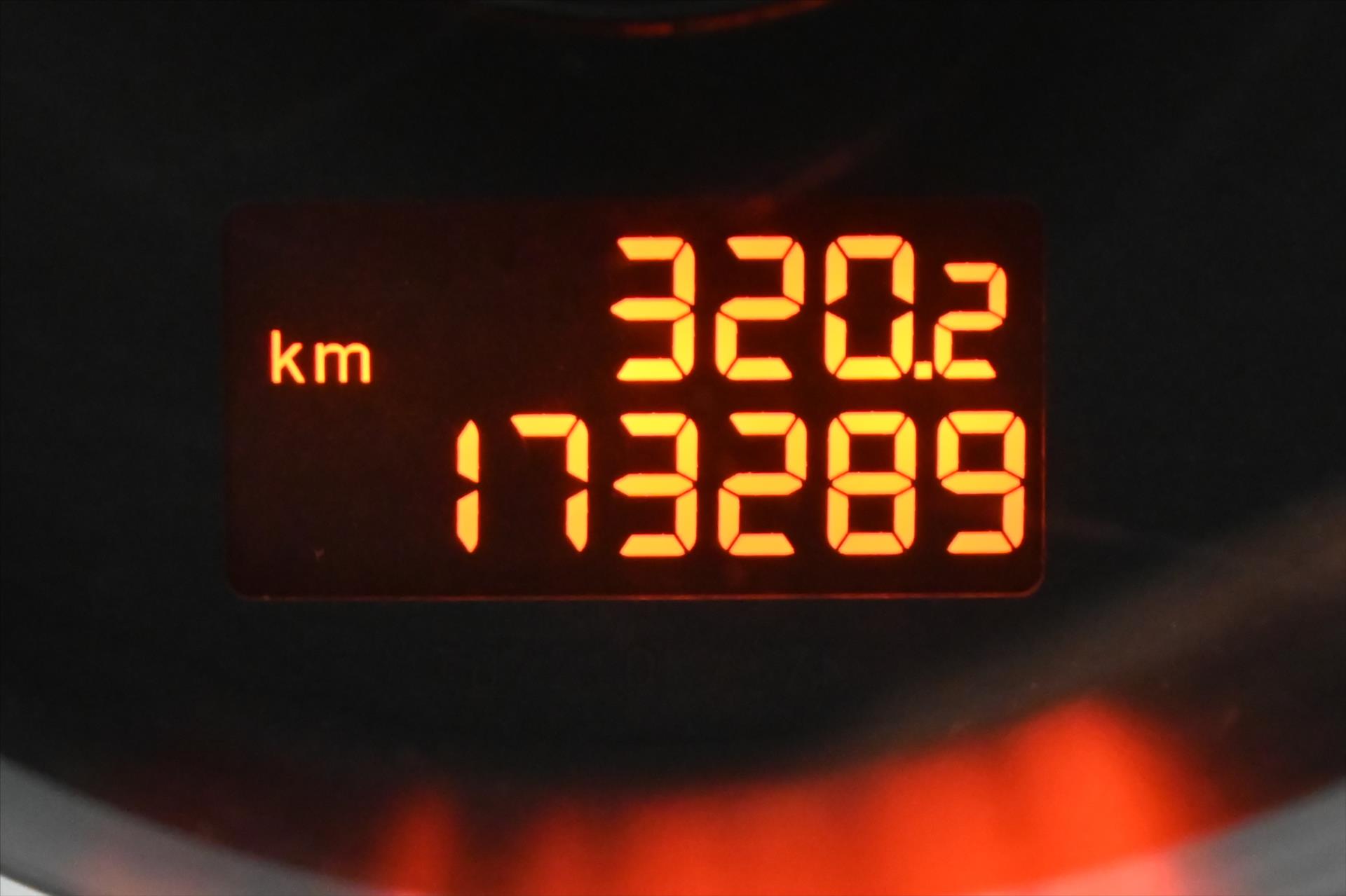 Main photo of the car Peugeot 3008 1.6 HDI 84 kW Manual (17)