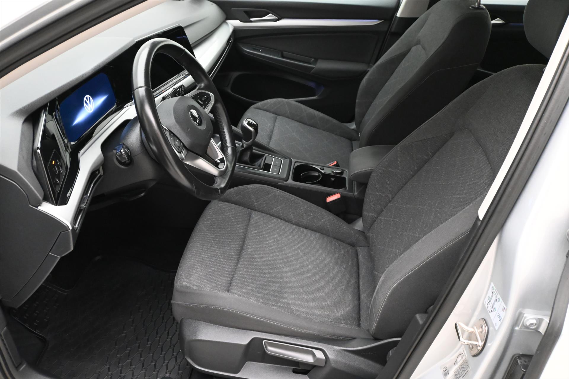 Hlavní fotografie vozu Volkswagen Golf 1,0 TSI 81kW Life Záruka až 5 let (13)
