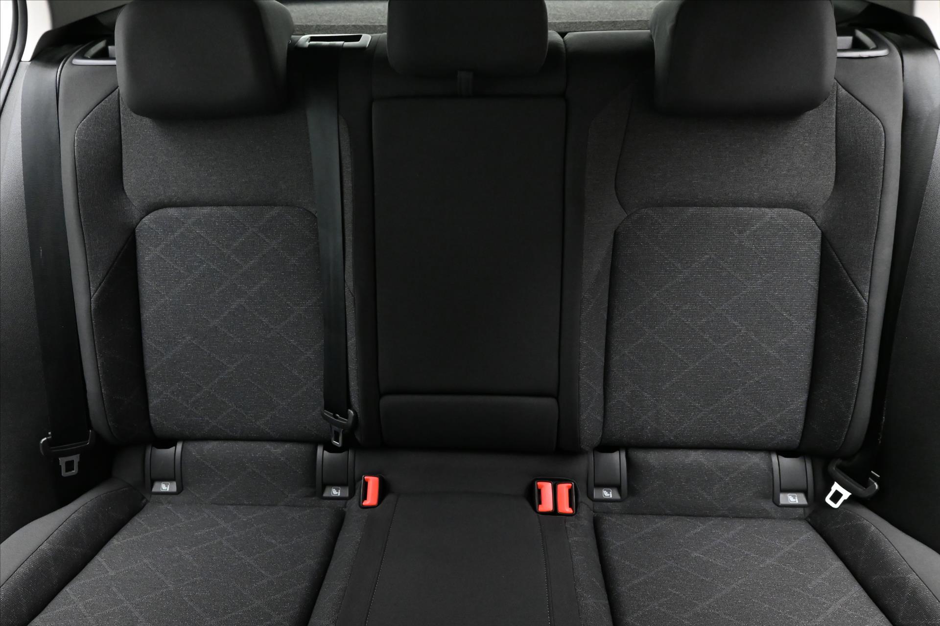 Hlavní fotografie vozu Volkswagen Golf 1,0 TSI 81kW Life Záruka až 5 let (28)
