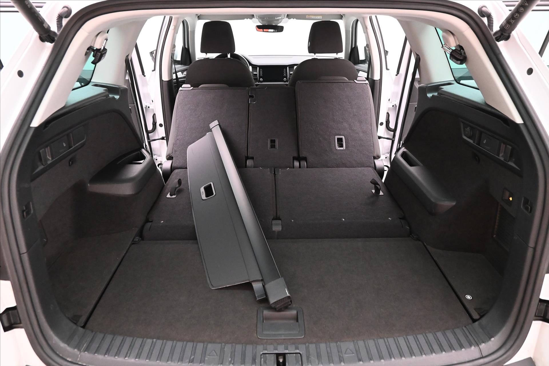Hlavní fotografie vozu Škoda Kodiaq 2,0 TDI 110kW DSG Ambitiion Záruka až 5 let (12)