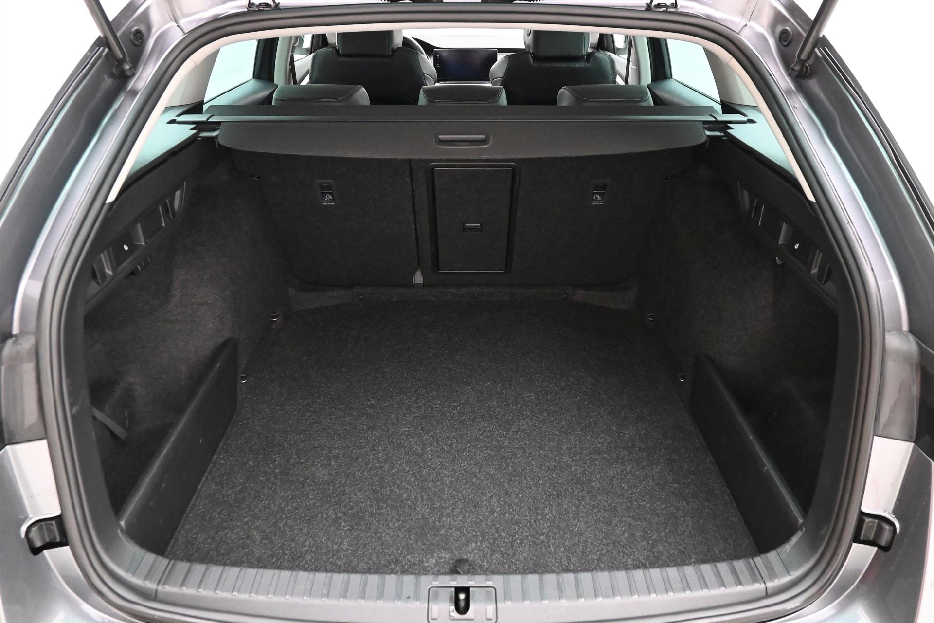 Main photo of the car Skoda Octavia 2.0 TDI 110 kW DSG Style Warranty up to 5 years (10)