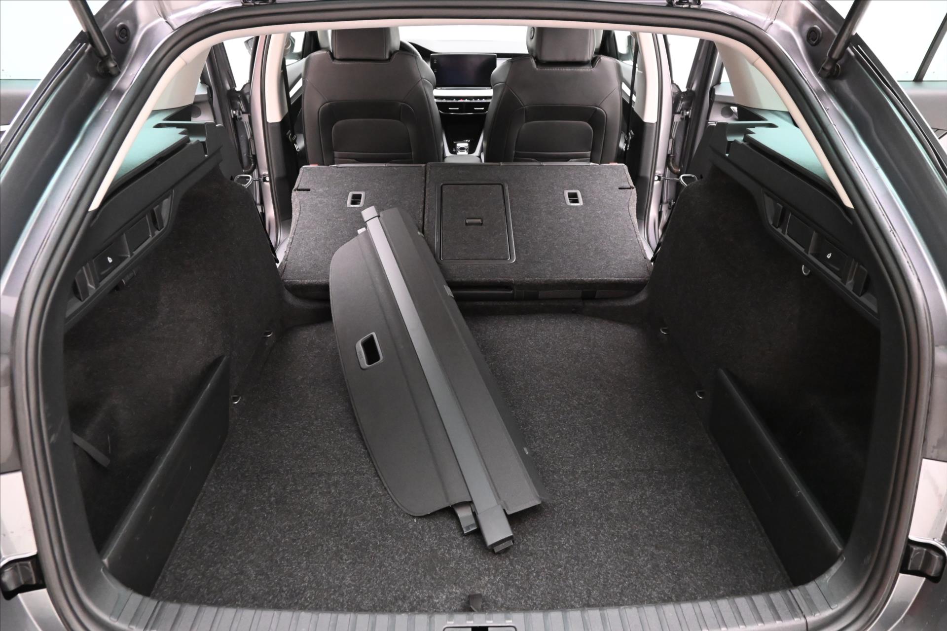 Main photo of the car Skoda Octavia 2.0 TDI 110 kW DSG Style Warranty up to 5 years (11)