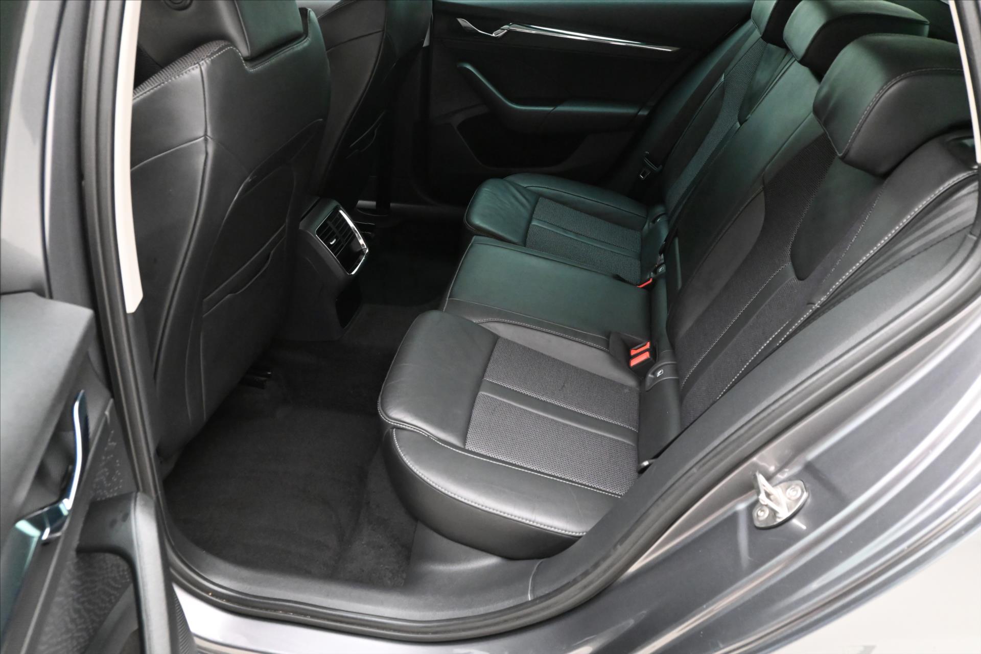 Main photo of the car Skoda Octavia 2.0 TDI 110 kW DSG Style Warranty up to 5 years (14)