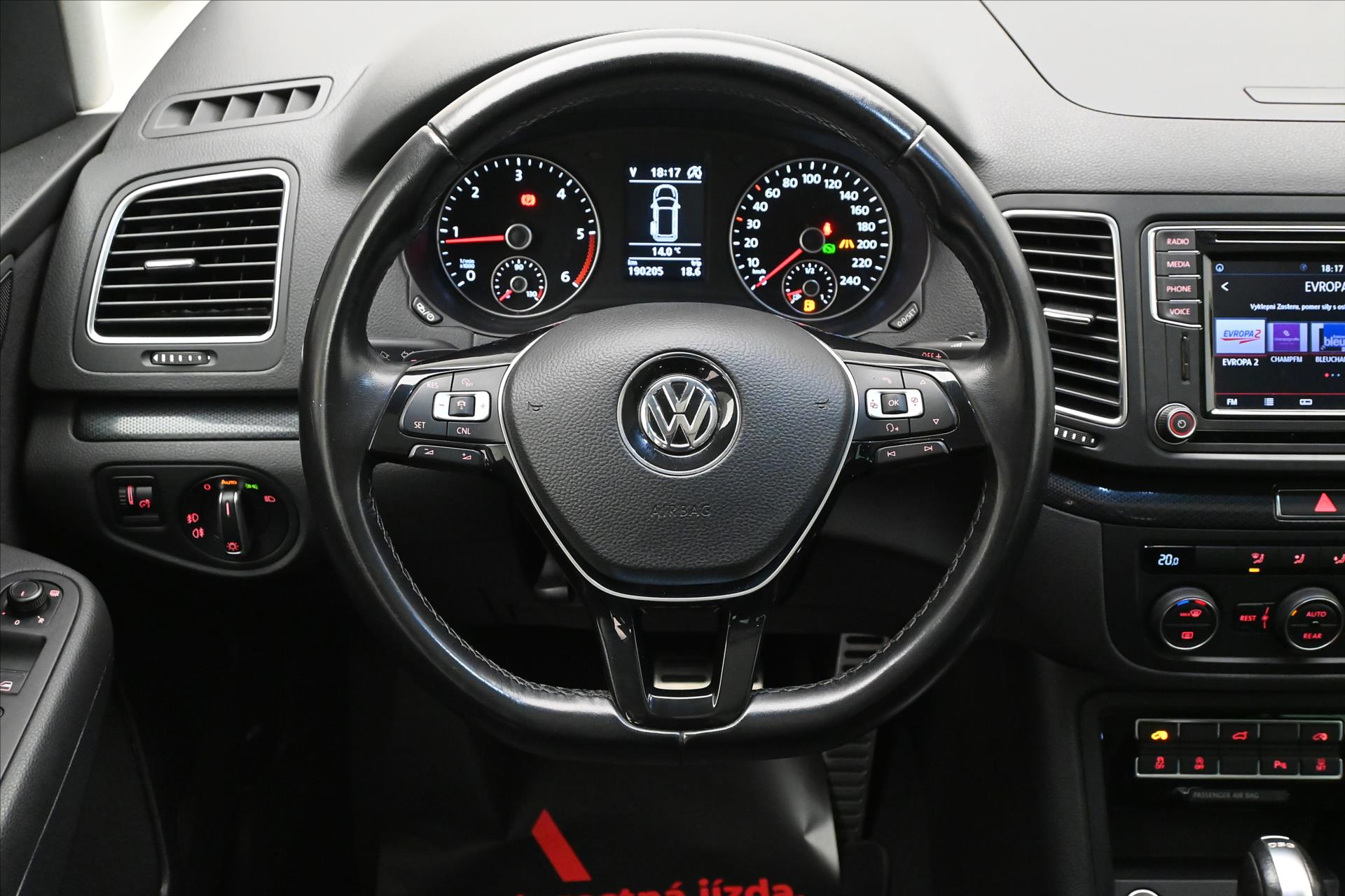 Hlavní fotografie vozu Volkswagen Sharan 2,0 TDI 110 kW DSG 7MÍST Záruka až 5 let (19)
