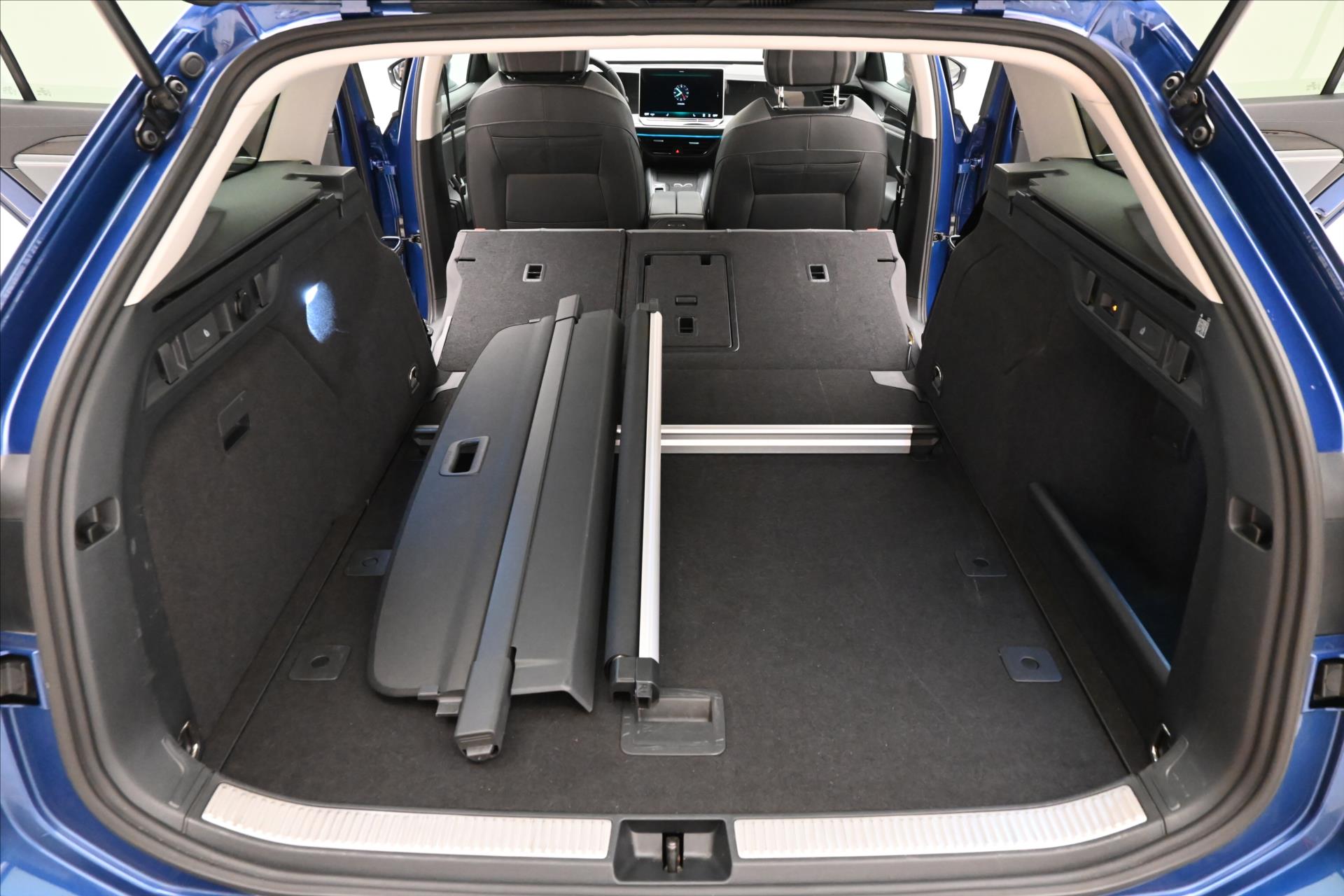 Main photo of the car Volkswagen Passat 2.0 TDI 110 kW DSG Business Warranty up to 5 years (11)