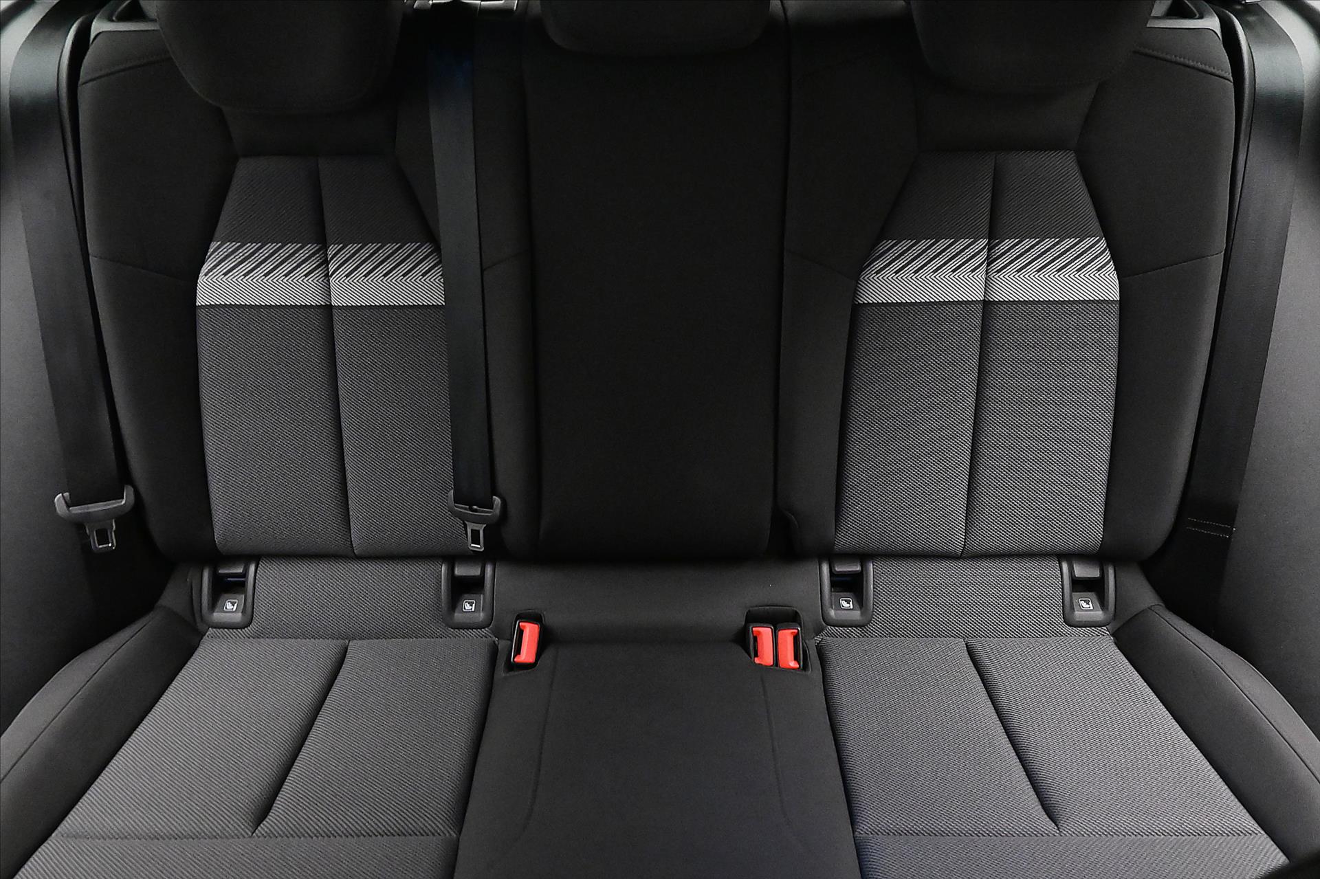 Hlavní fotografie vozu Audi Q4 40 e-tron 150kW 82kWh SOH 92% Záruka až 3 roky (27)