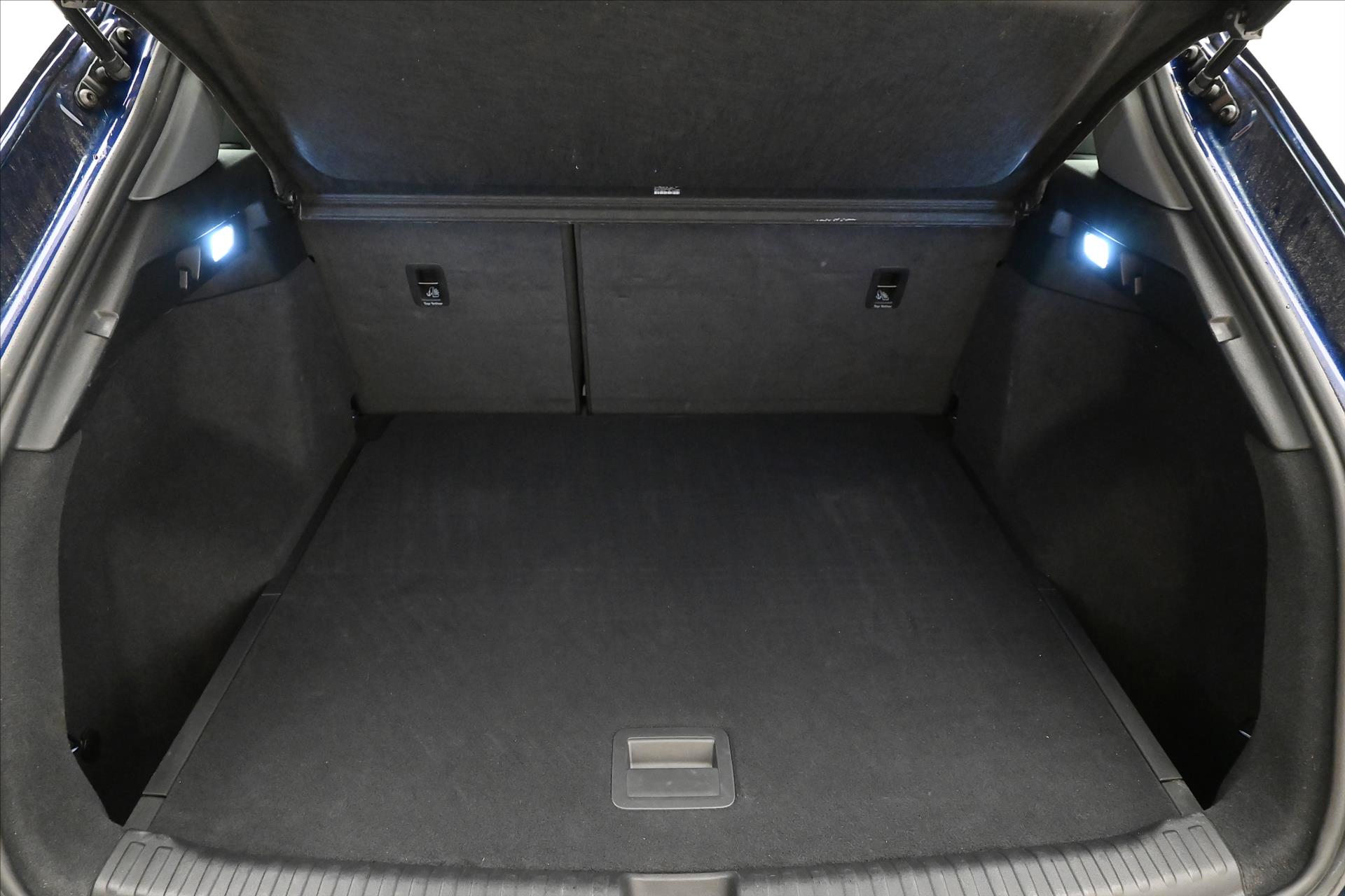 Hlavní fotografie vozu Audi Q4 40 e-tron 150kW 82kWh Záruka až 3 roky (9)