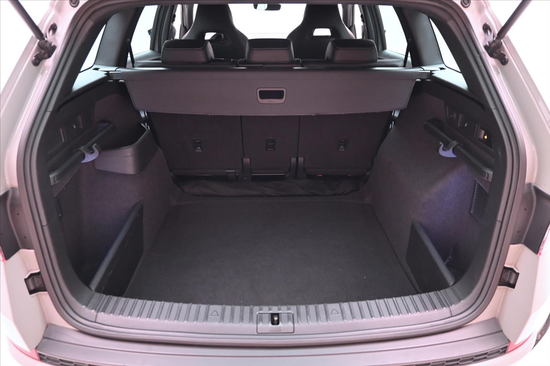 Hlavní fotografie vozu Škoda Kodiaq 2,0 TDI 147kW DSG 4x4 Sport LINE Záruka až 5 let (10)