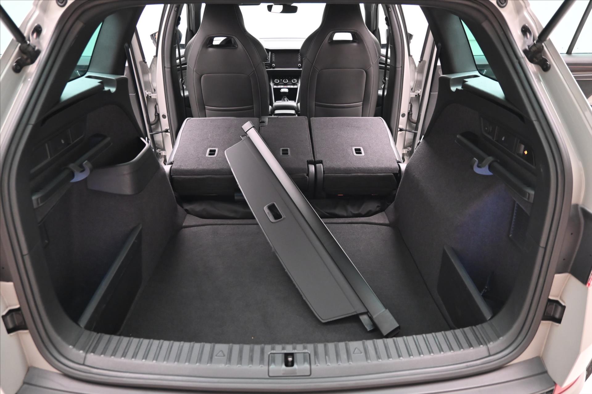 Hlavní fotografie vozu Škoda Kodiaq 2,0 TDI 147kW DSG 4x4 Sport LINE Záruka až 5 let (11)