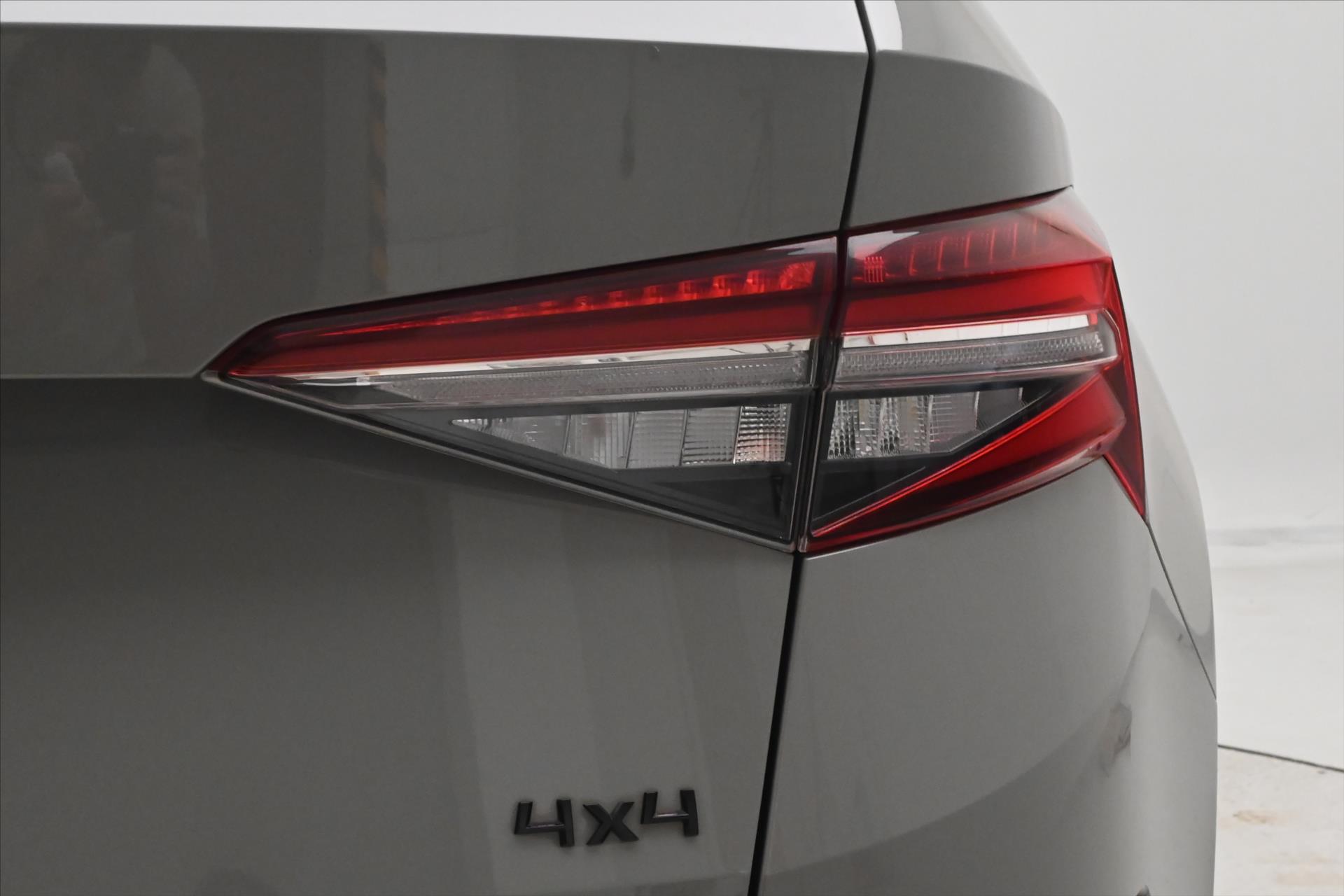 Hlavní fotografie vozu Škoda Kodiaq 2,0 TDI 147kW DSG 4x4 Sport LINE Záruka až 5 let (30)
