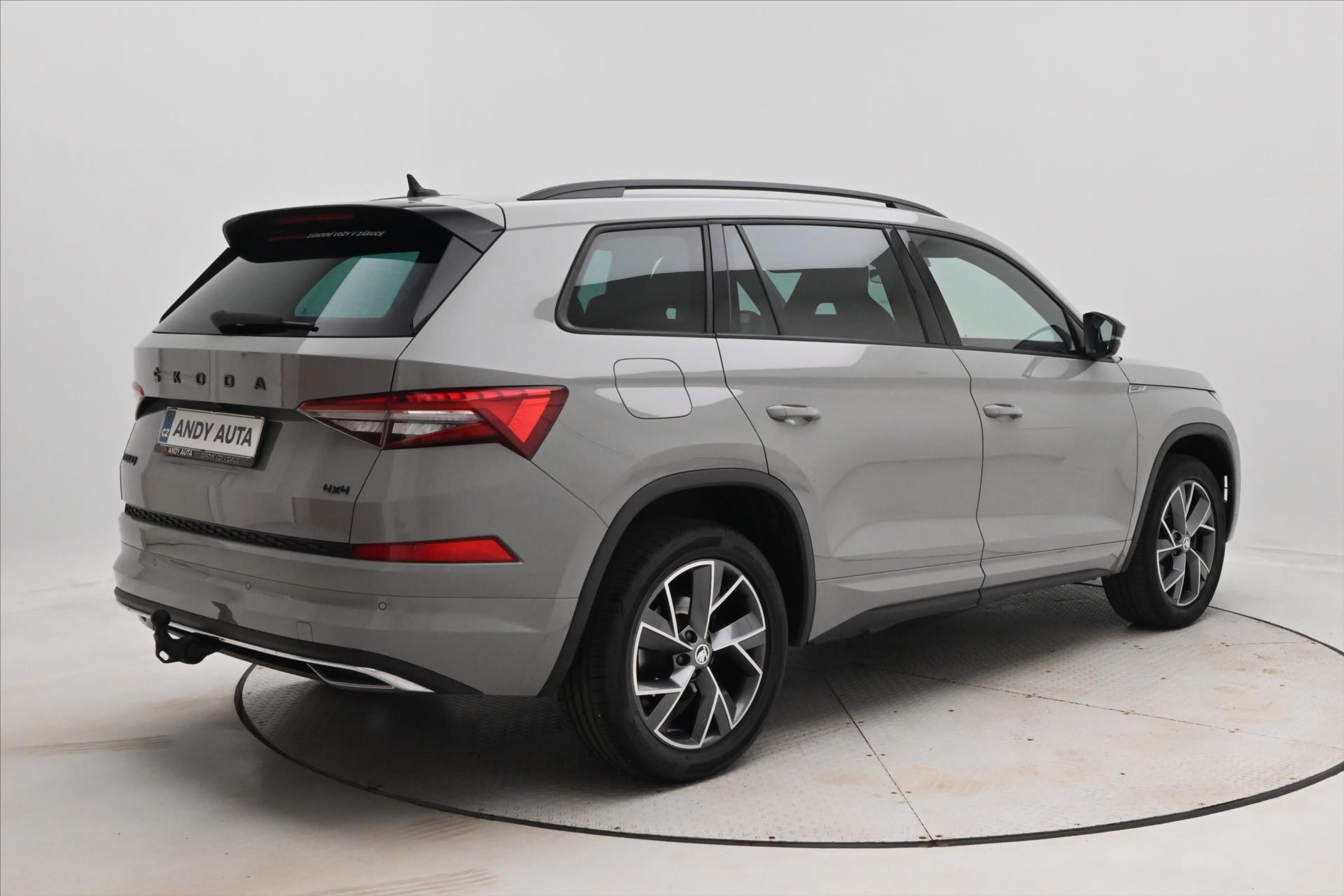 Hlavní fotografie vozu Škoda Kodiaq 2,0 TDI 147kW DSG 4x4 Sport LINE Záruka až 5 let (5)