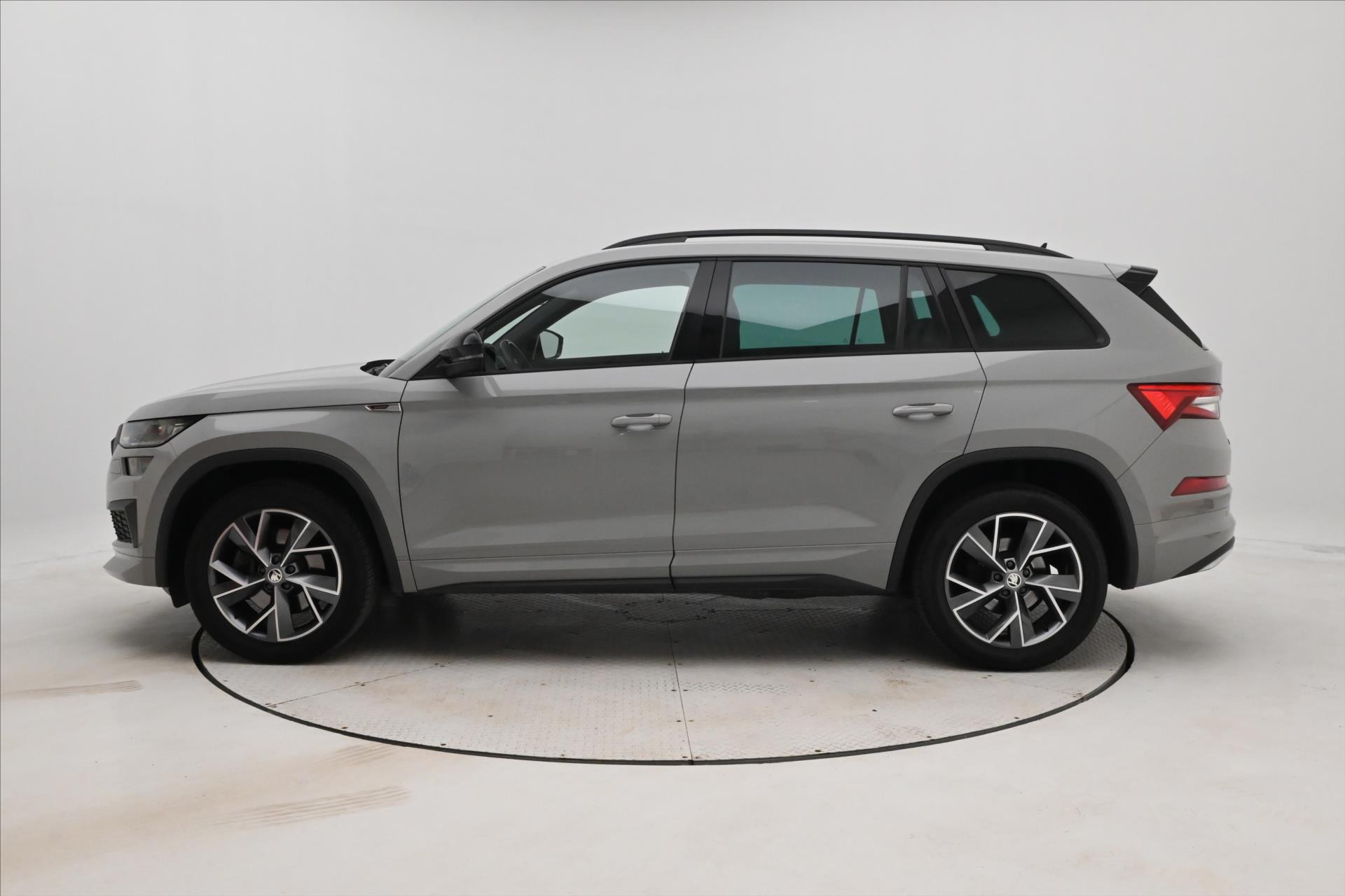 Hlavní fotografie vozu Škoda Kodiaq 2,0 TDI 147kW DSG 4x4 Sport LINE Záruka až 5 let (8)