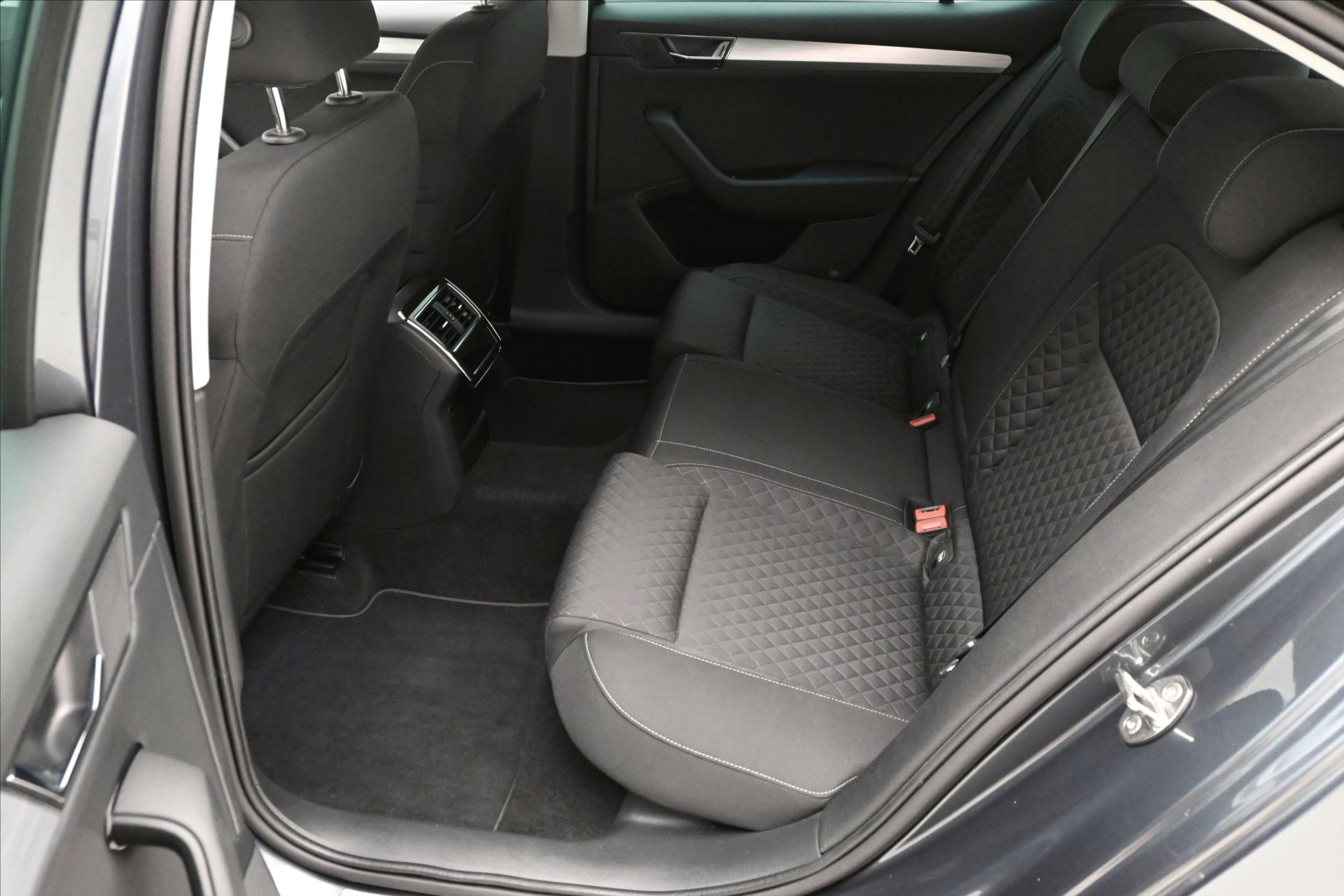 Hlavní fotografie vozu Škoda Superb 1,5 TSI 110 kW Ambition Záruka až 5 let (14)