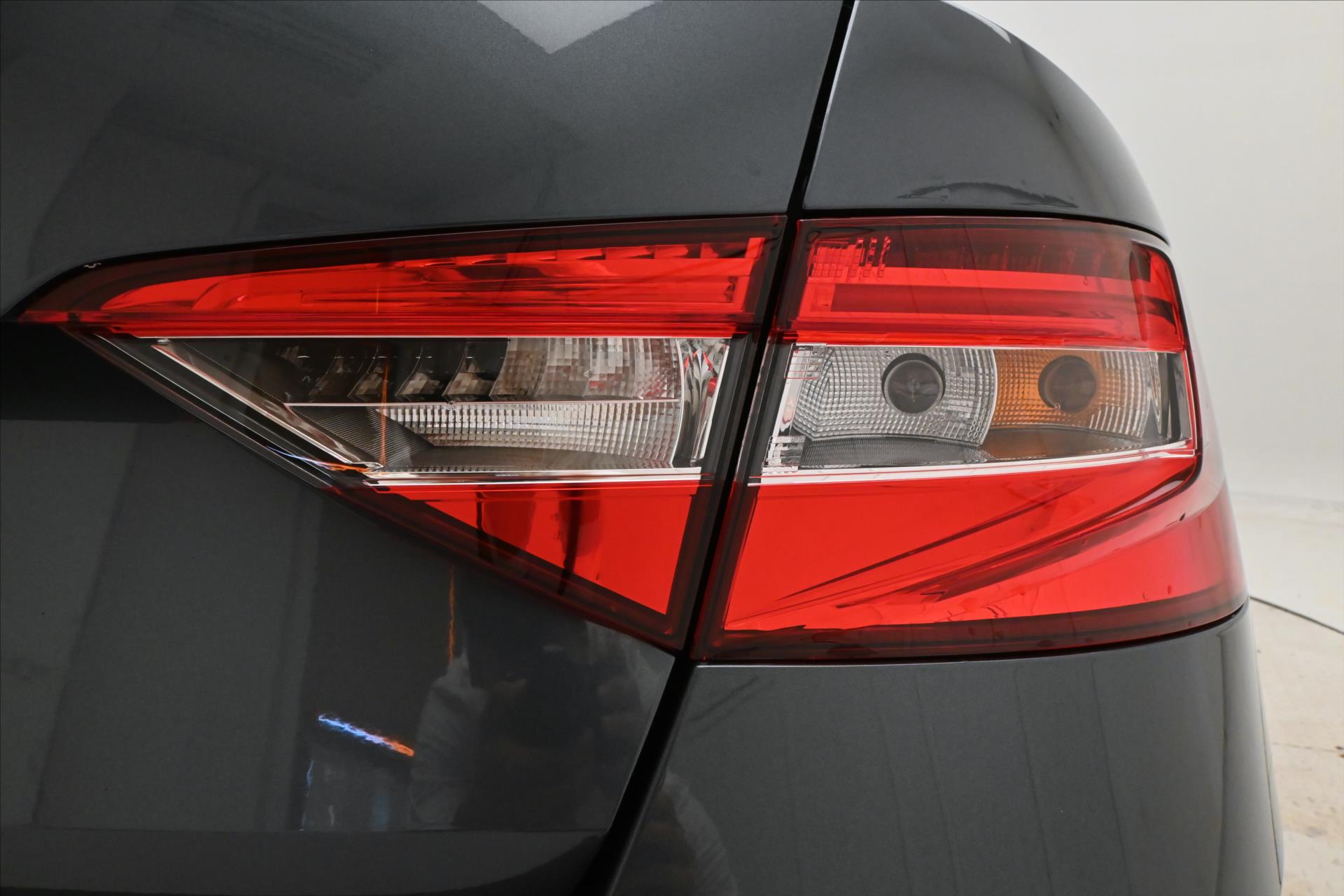 Hlavní fotografie vozu Škoda Superb 1,5 TSI 110 kW Ambition Záruka až 5 let (29)