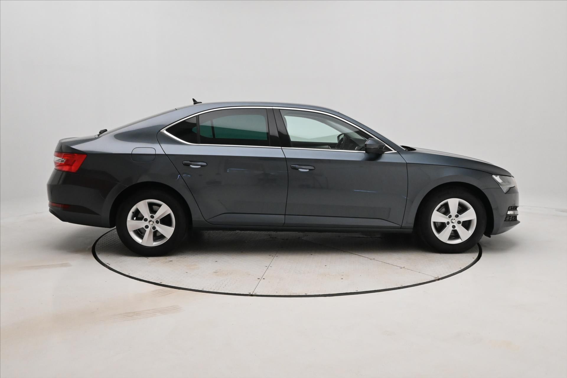 Hlavní fotografie vozu Škoda Superb 1,5 TSI 110 kW Ambition Záruka až 5 let (4)