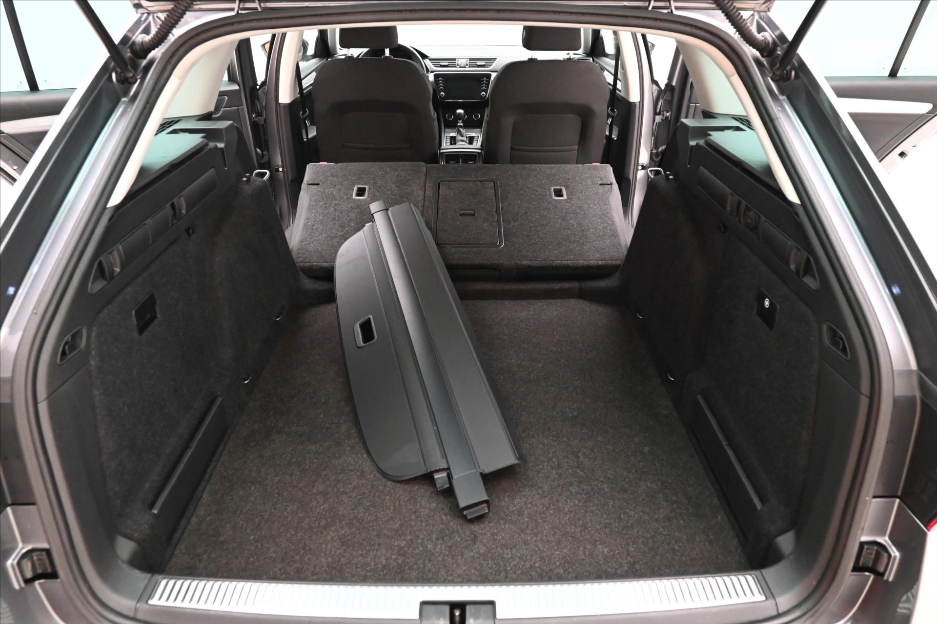 Hlavní fotografie vozu Škoda Superb 2,0 TDI 110kW DSG NAVIGACE Záruka až 5 let (12)