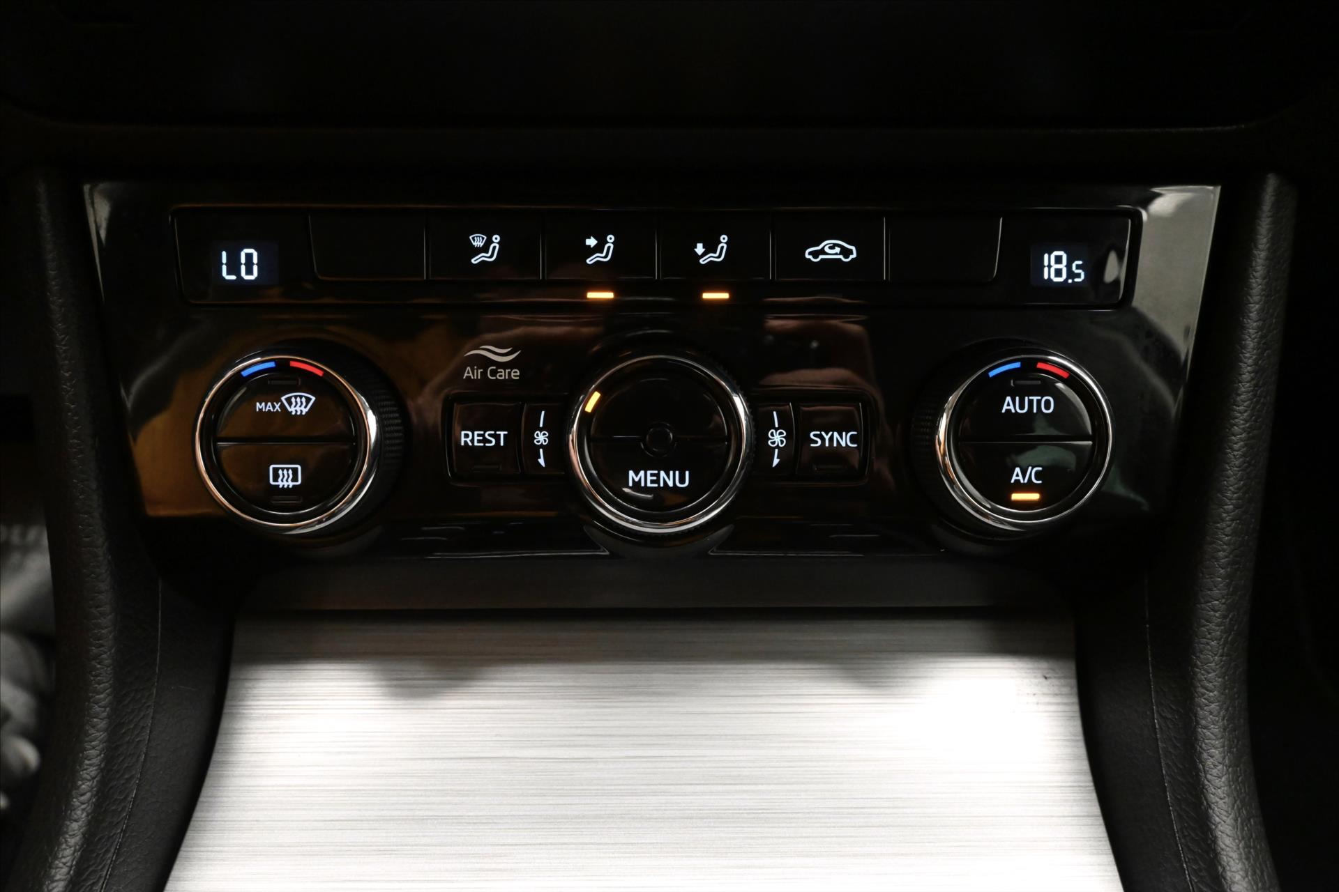 Hlavní fotografie vozu Škoda Superb 2,0 TDI 110kW DSG NAVIGACE Záruka až 5 let (21)