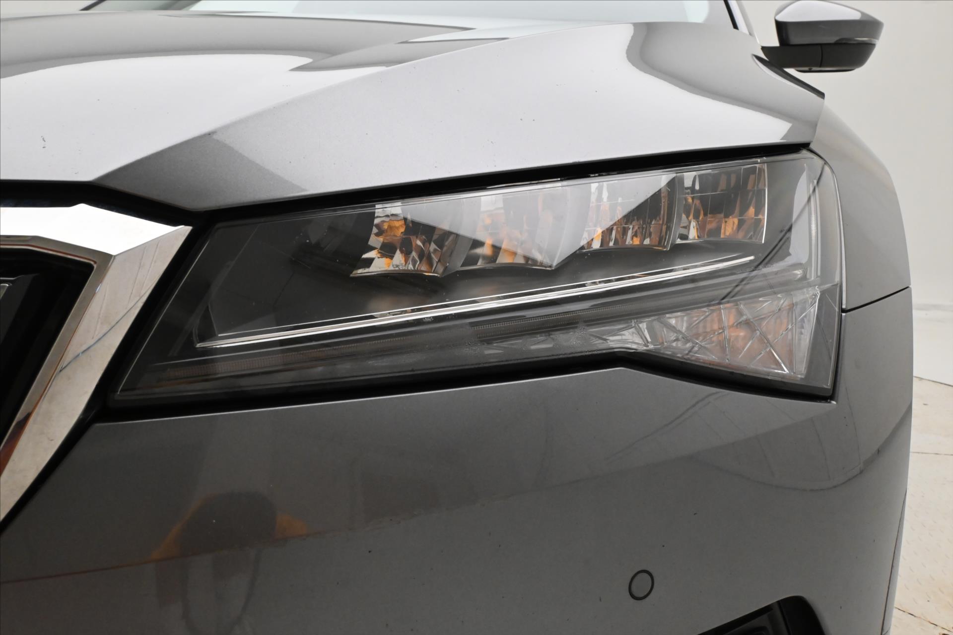 Hlavní fotografie vozu Škoda Superb 2,0 TDI 110kW DSG NAVIGACE Záruka až 5 let (28)