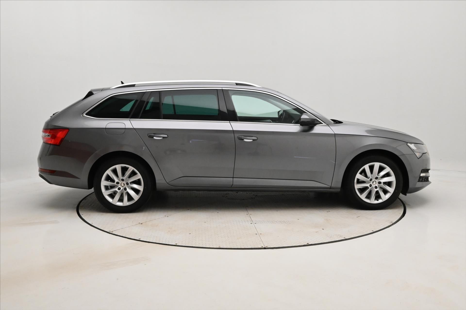 Hlavní fotografie vozu Škoda Superb 2,0 TDI 110kW DSG NAVIGACE Záruka až 5 let (4)