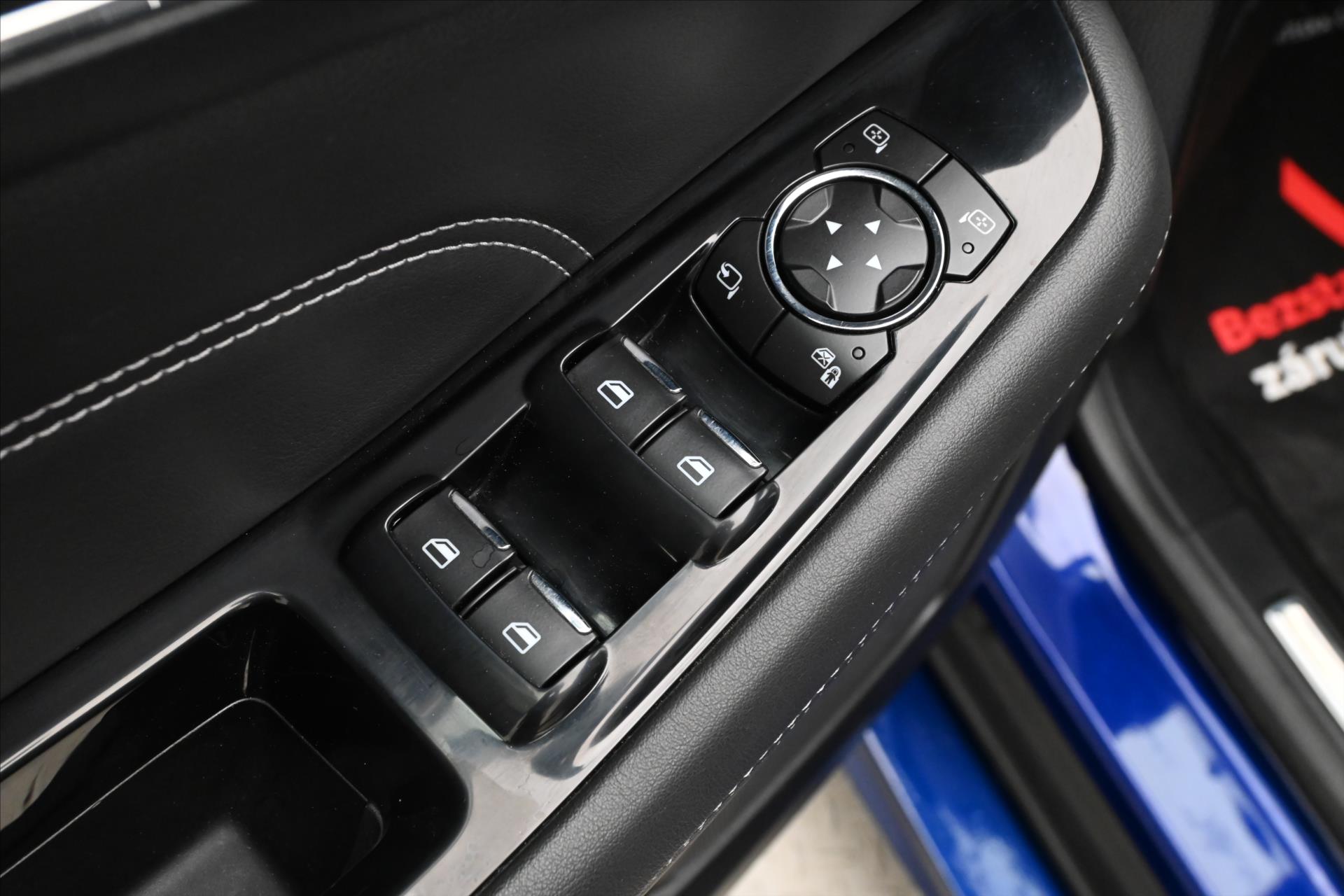 Hlavní fotografie vozu Ford S-MAX 2,0 TDCi 132 kW TITANIUM Záruka až 5 let (25)