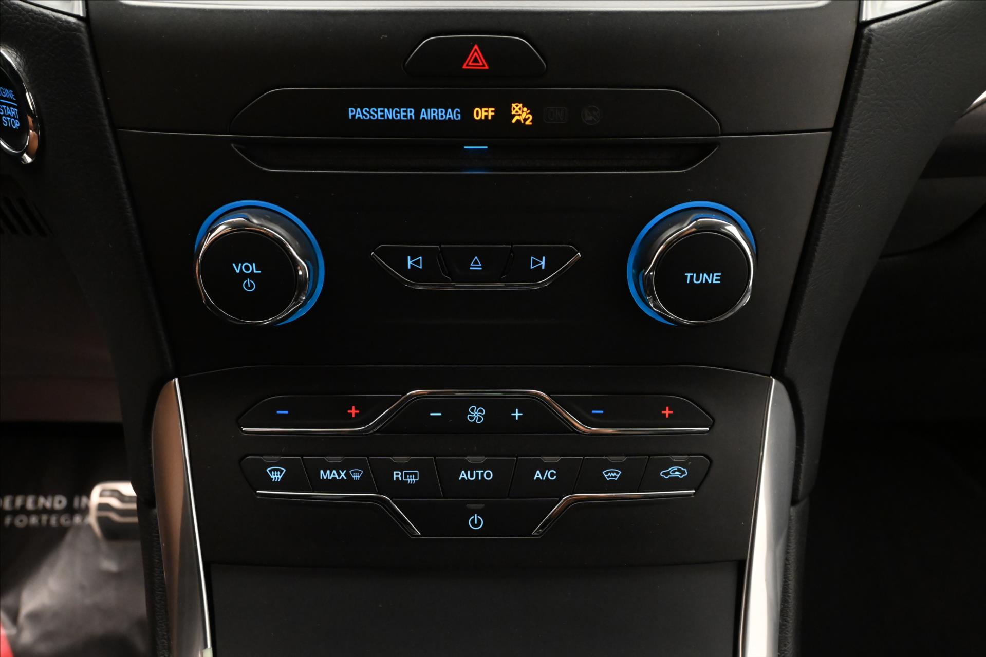 Hlavní fotografie vozu Ford S-MAX 2,0 TDCi 132 kW Záruka až 5 let (21)