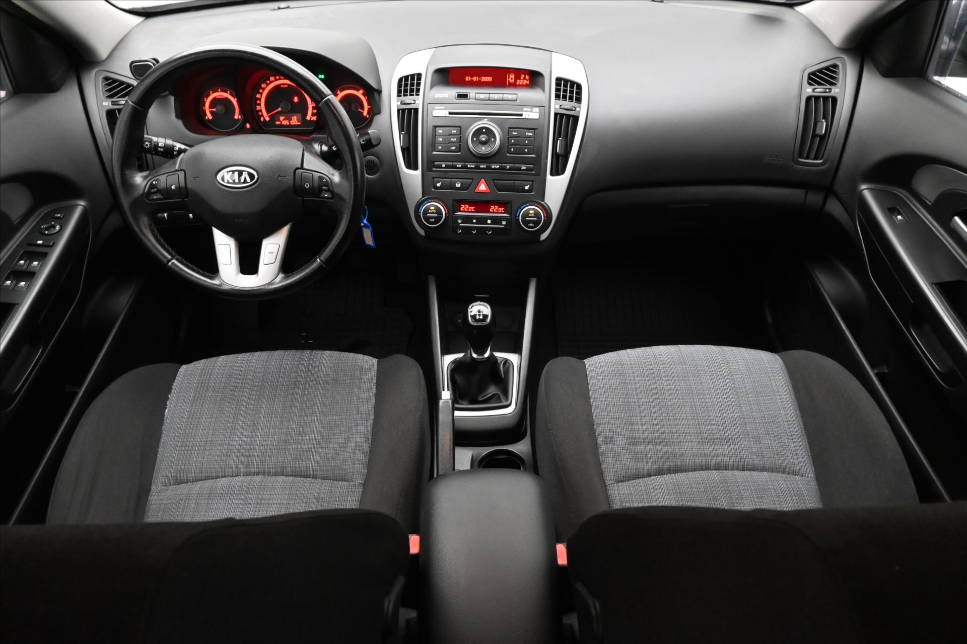 Hlavní fotografie vozu Kia Ceed 1,6 CVVT 92kW TAŽNÉ (15)