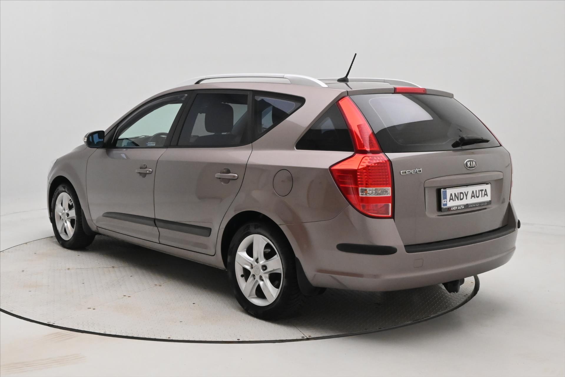 Hlavní fotografie vozu Kia Ceed 1,6 CVVT 92kW TAŽNÉ (7)