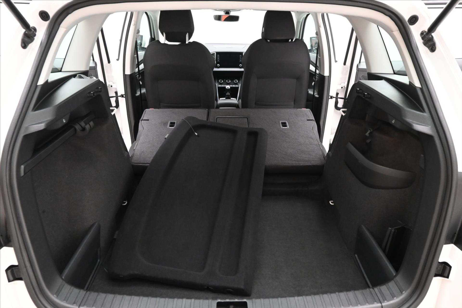 Main photo of the car Skoda Karoq 1.5 TSI 110 kW Ambition Towing Warranty up to 5 years (11)