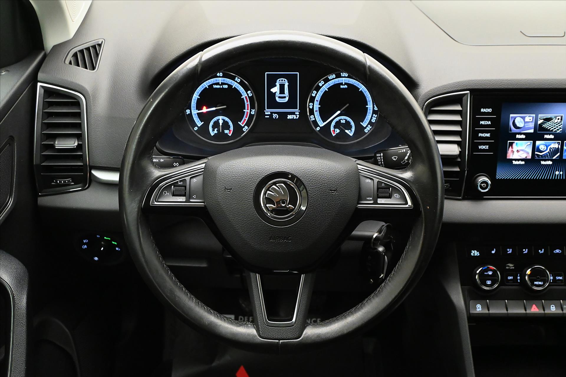 Main photo of the car Skoda Karoq 1.5 TSI 110 kW Ambition Towing Warranty up to 5 years (18)