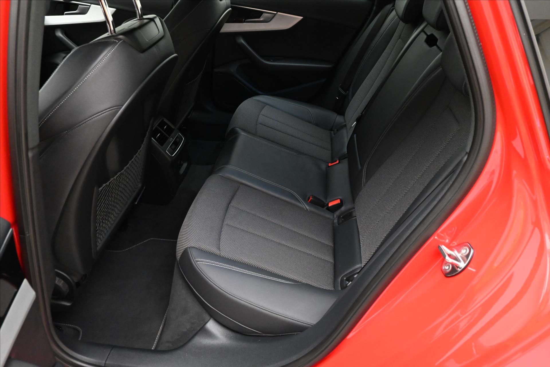 Hlavní fotografie vozu Audi A4 2,0 40TDI 150kW QUATTRO S-LINE Záruka až 5 let (14)