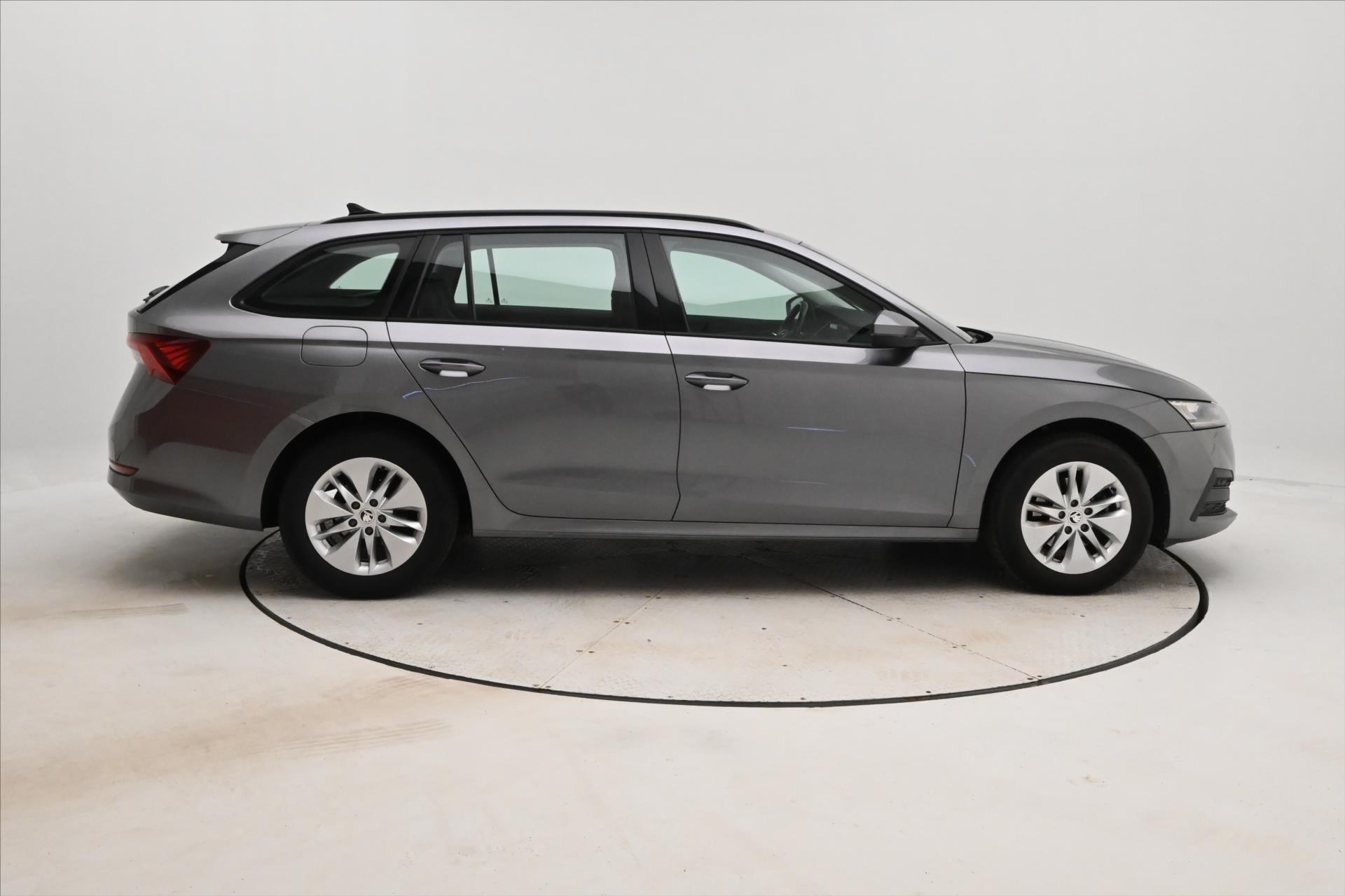 Main photo of the car Skoda Octavia 2,0 TDI 110kW DSG Ambition Záruka až 5 let (4)