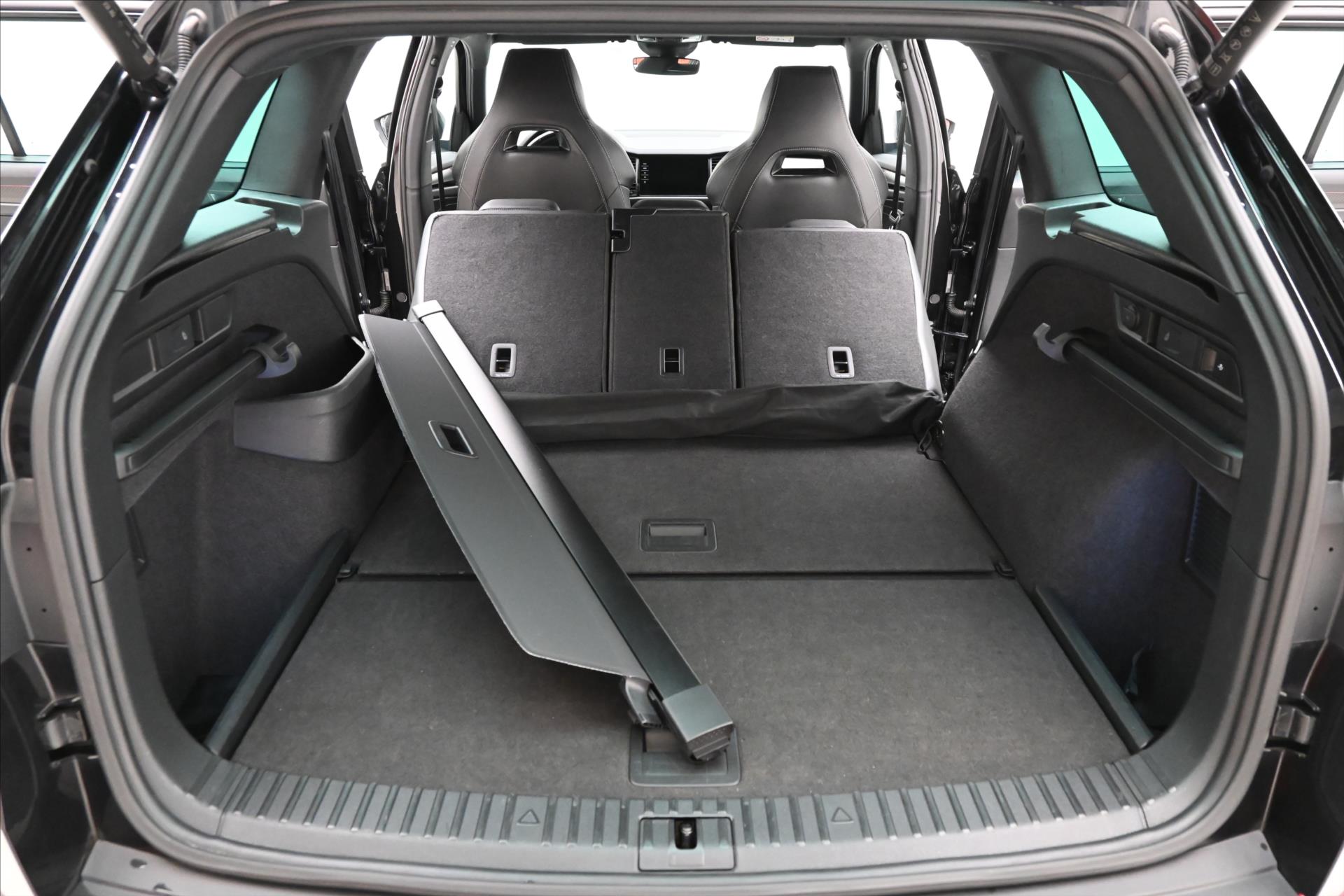 Main photo of the car Skoda Kodiaq 2,0 TDI 147kW DSG 4x4 Sport LINE Záruka až 5 let (11)