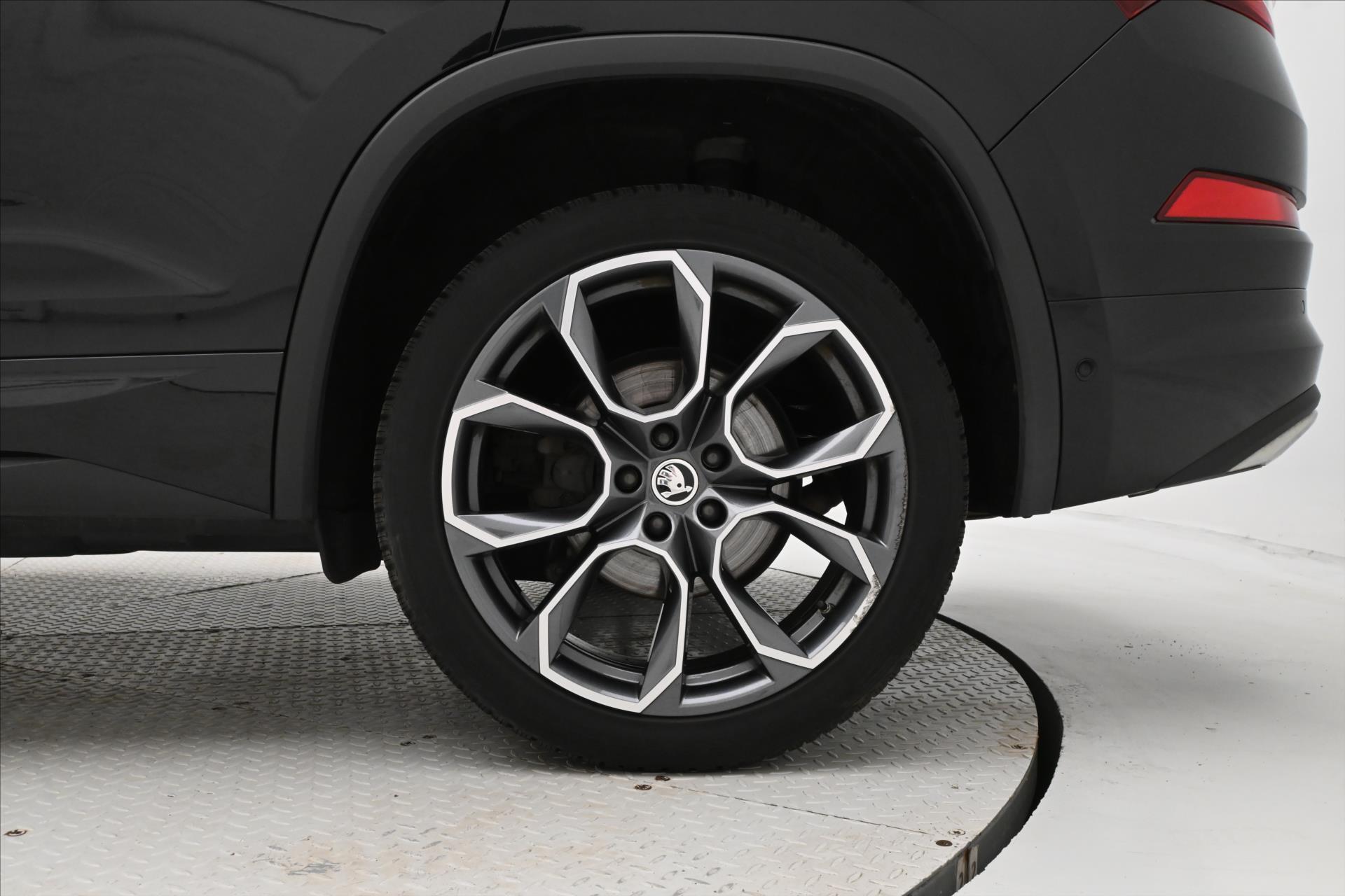 Main photo of the car Skoda Kodiaq 2,0 TDI 147kW DSG 4x4 Sport LINE Záruka až 5 let (33)