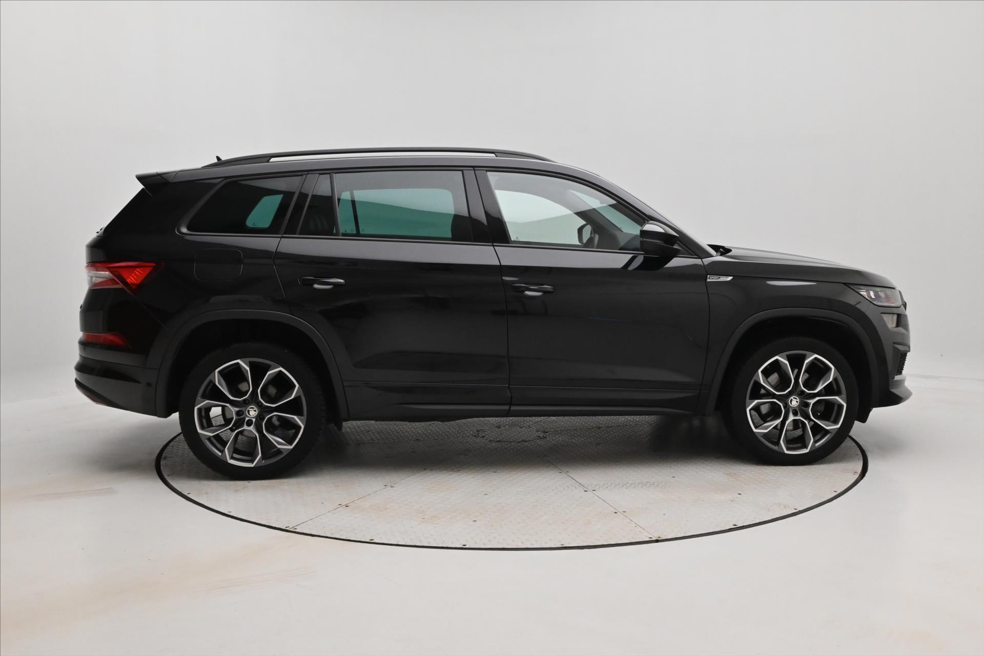 Main photo of the car Skoda Kodiaq 2,0 TDI 147kW DSG 4x4 Sport LINE Záruka až 5 let (4)