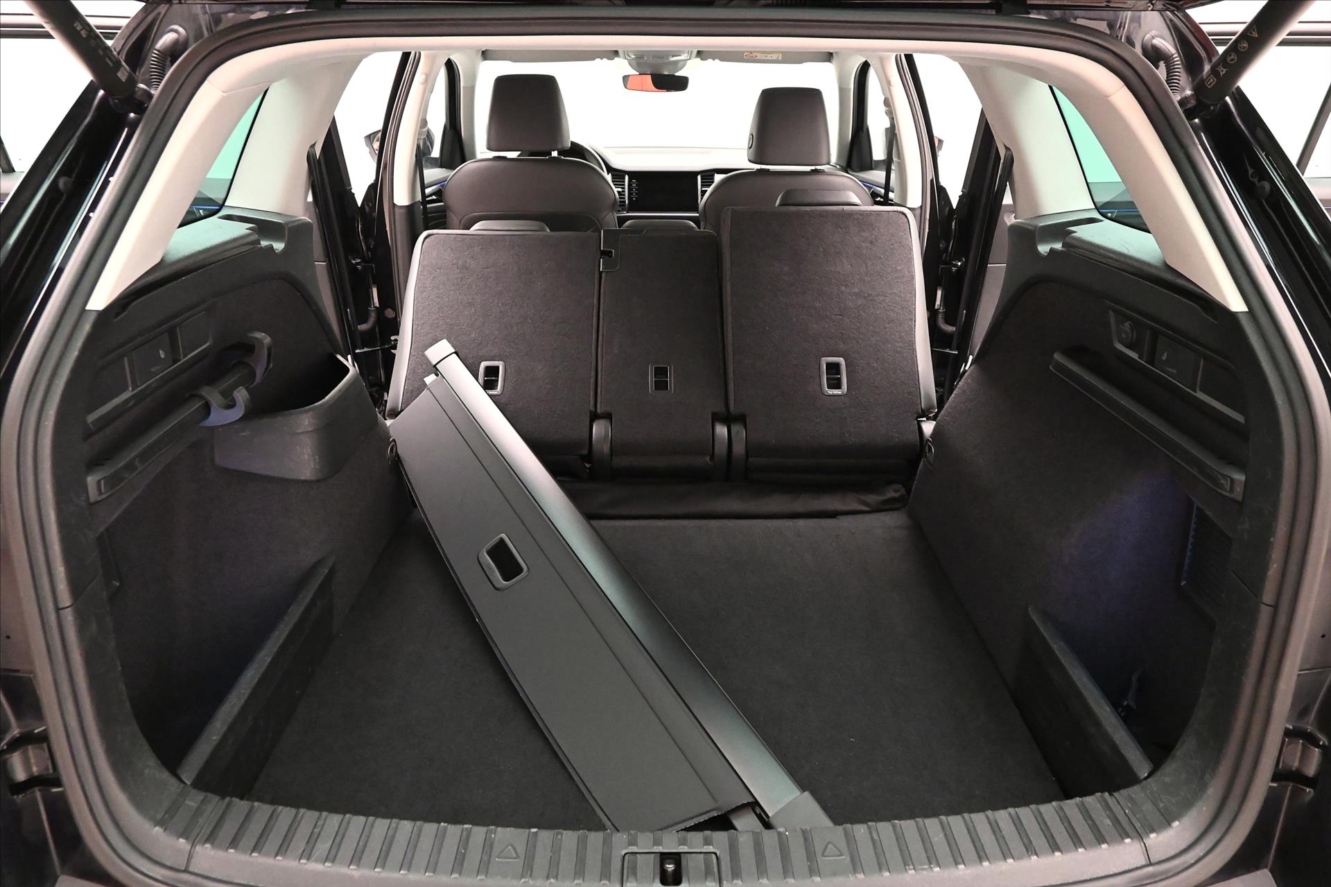 Hlavní fotografie vozu Škoda Kodiaq 2,0 TDI 147kW DSG L&K Záruka až 5 let (11)