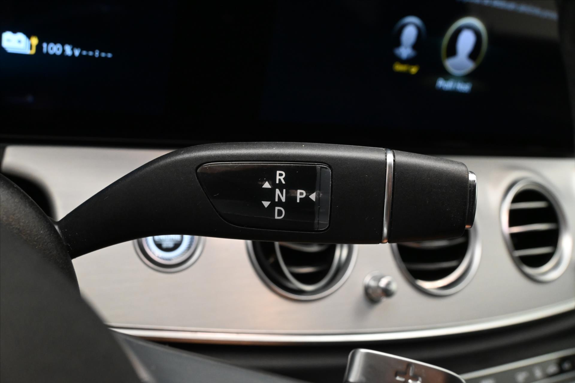 Hlavní fotografie vozu Mercedes-Benz Třídy E 2,0 300de 225kW 4Matic SoH 97% Záruka až 5 let (22)