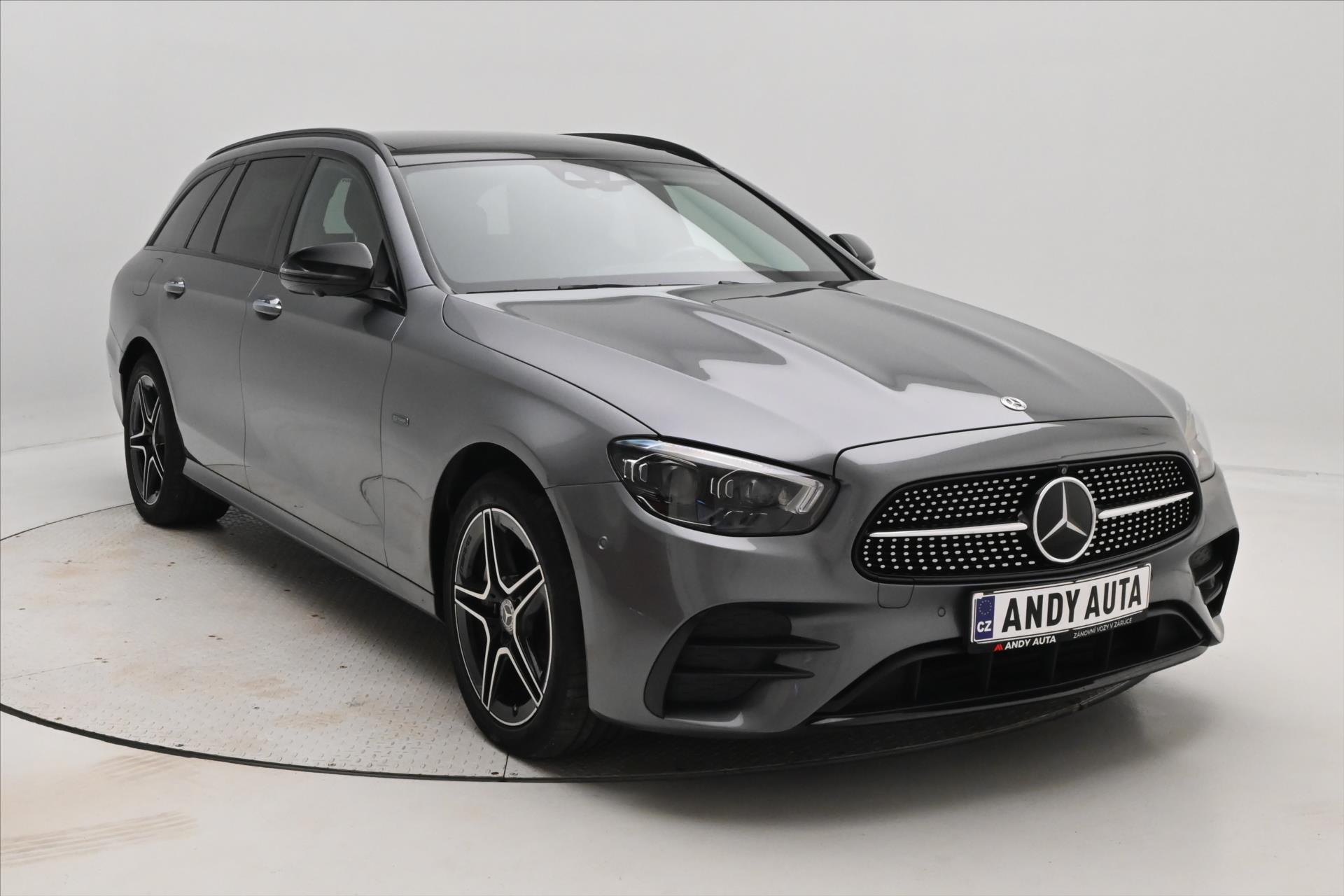 Hlavní fotografie vozu Mercedes-Benz Třídy E 2,0 300de 225kW 4Matic SoH 97% Záruka až 5 let (4)