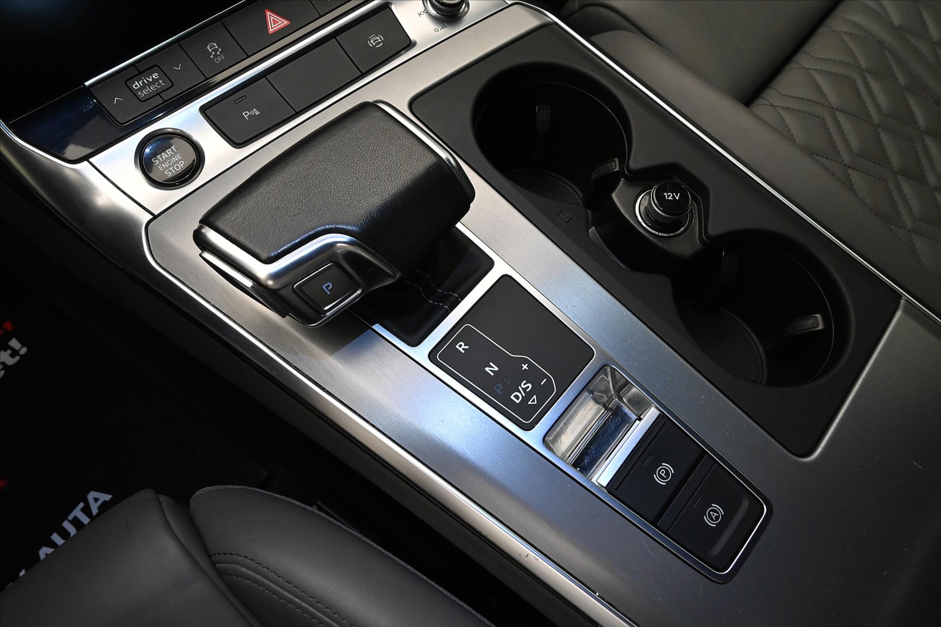Main photo of the car Audi A6 3,0 TDI 210 kW QUATTRO S-LINE Záruka až 5 let (22)