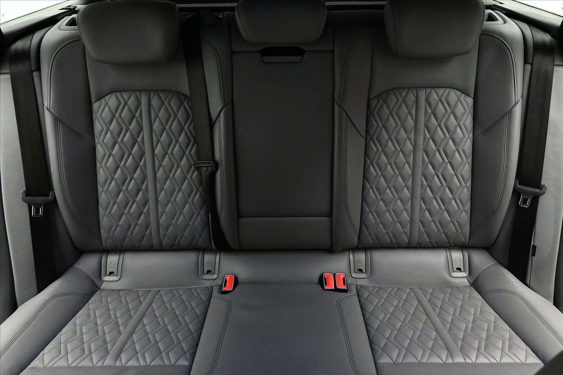 Main photo of the car Audi A6 3,0 TDI 210 kW QUATTRO S-LINE Záruka až 5 let (28)
