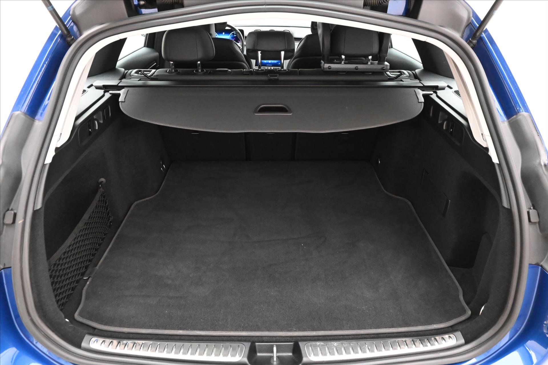 Main photo of the car Mercedes-Benz Class c 2,0 220d 147kW 4MATIC AVANTGARDE Záruka až 5 let (10)