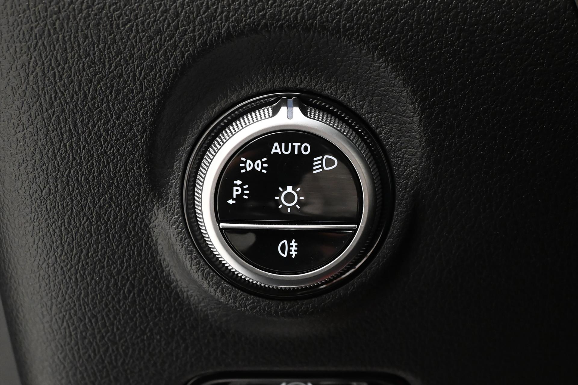 Main photo of the car Mercedes-Benz Class c 2,0 220d 147kW 4MATIC AVANTGARDE Záruka až 5 let (26)