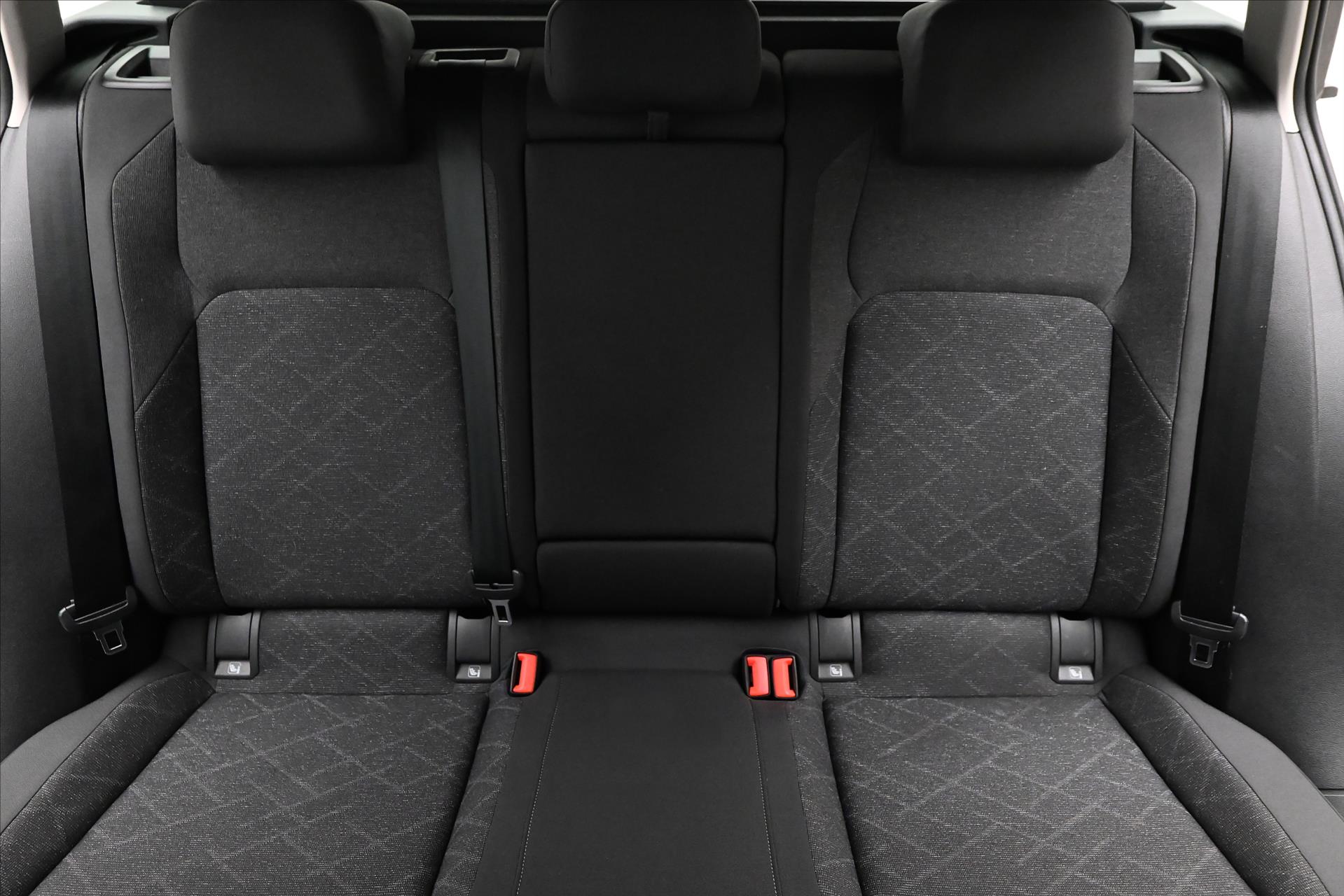 Hlavní fotografie vozu Volkswagen Golf 2,0 TDI 85 kW DSG Life Záruka až 5 let (27)