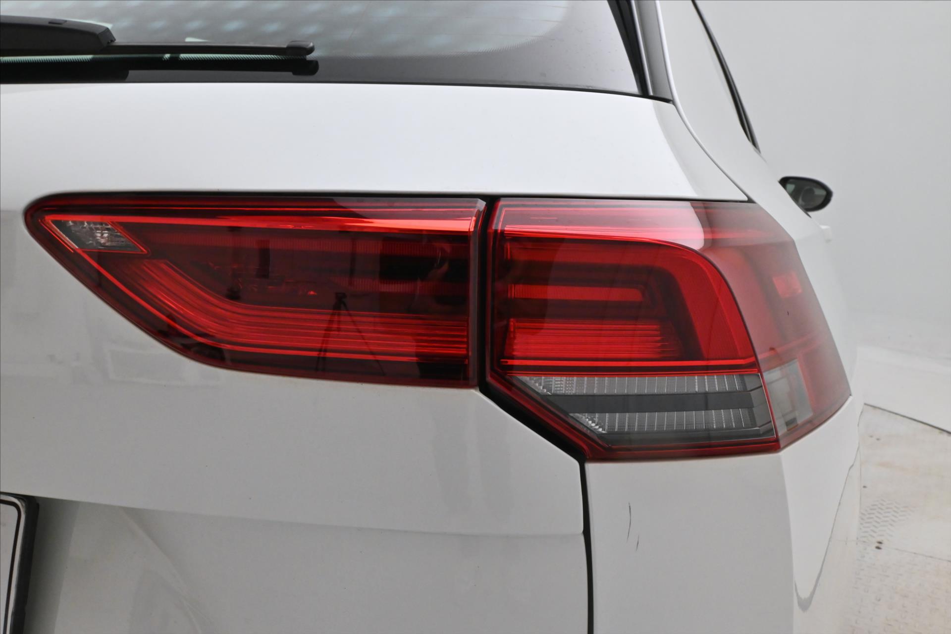 Hlavní fotografie vozu Volkswagen Golf 2,0 TDI 85kW DSG Life Záruka až 5 let (30)