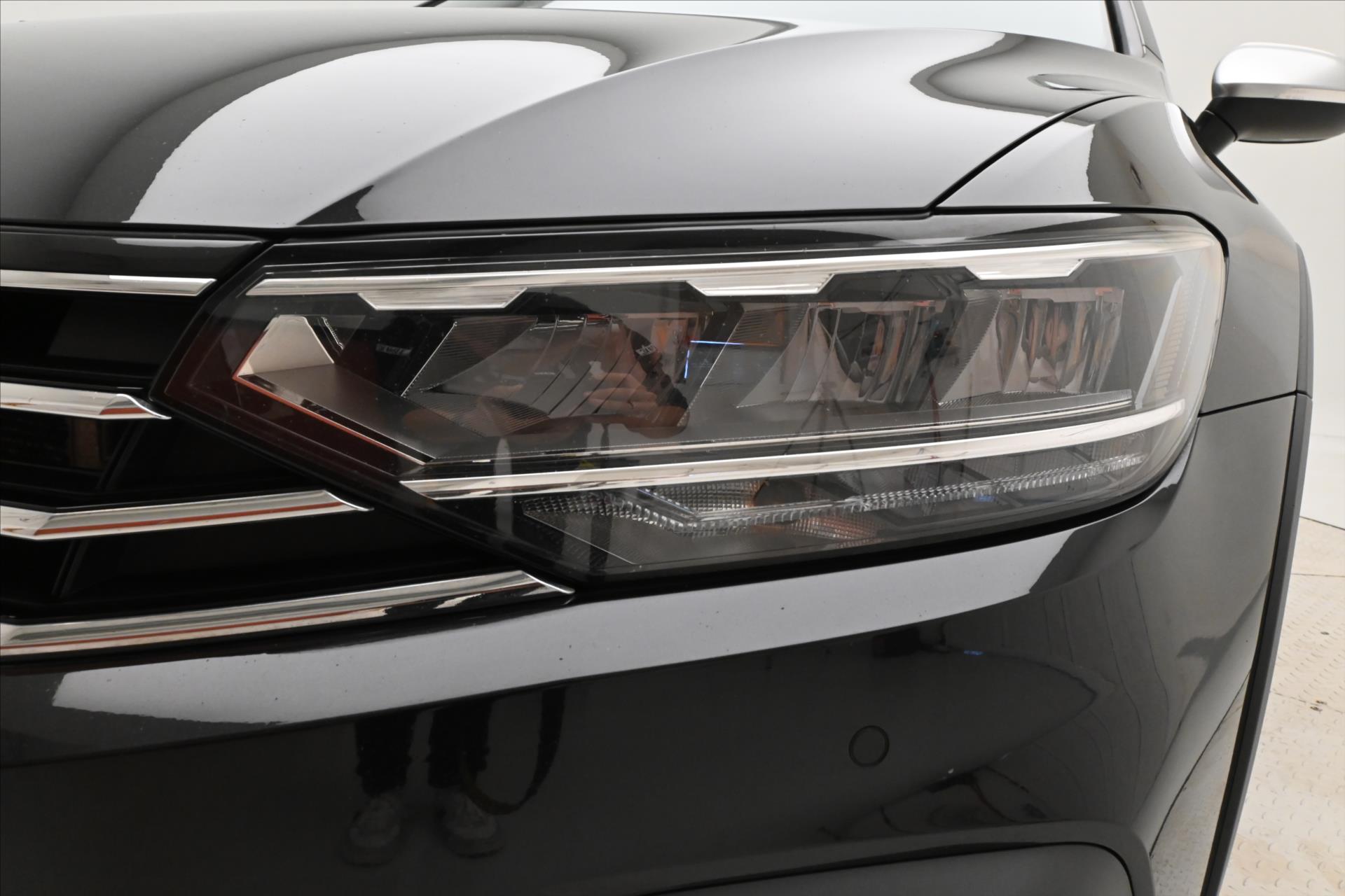 Hlavní fotografie vozu Volkswagen Passat 2,0 TDI 147kW Alltrack DSG 4Motion Záruka až 5 let (30)
