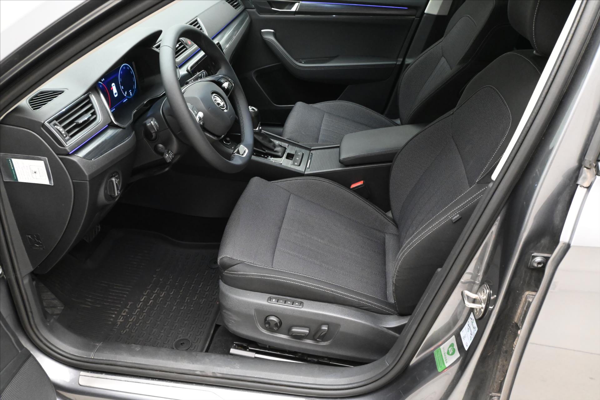 Hlavní fotografie vozu Škoda Superb 2,0 TDI 110kW DSG Style Záruka až 5 let (11)