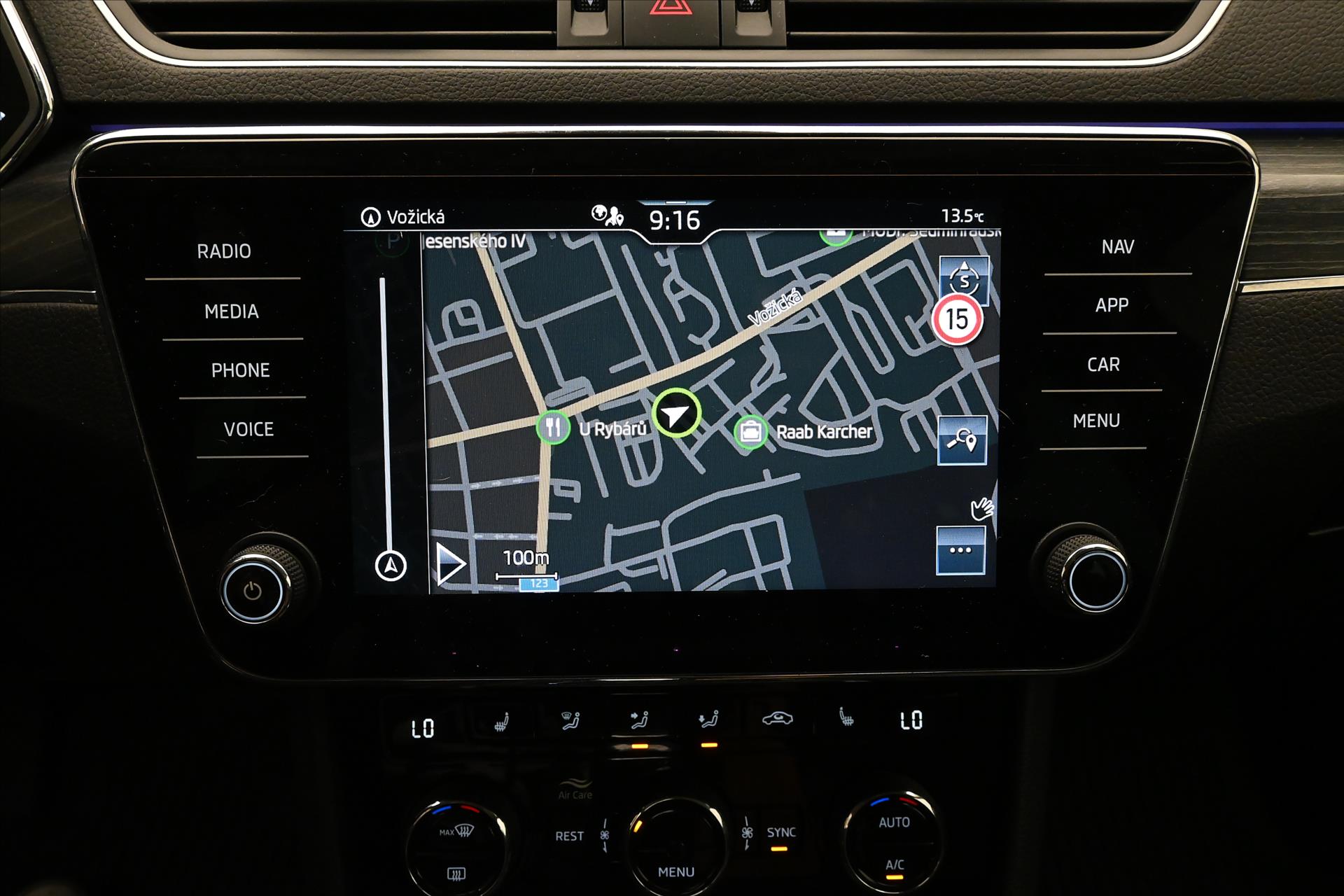 Hlavní fotografie vozu Škoda Superb 2,0 TDI 110kW DSG Style Záruka až 5 let (15)