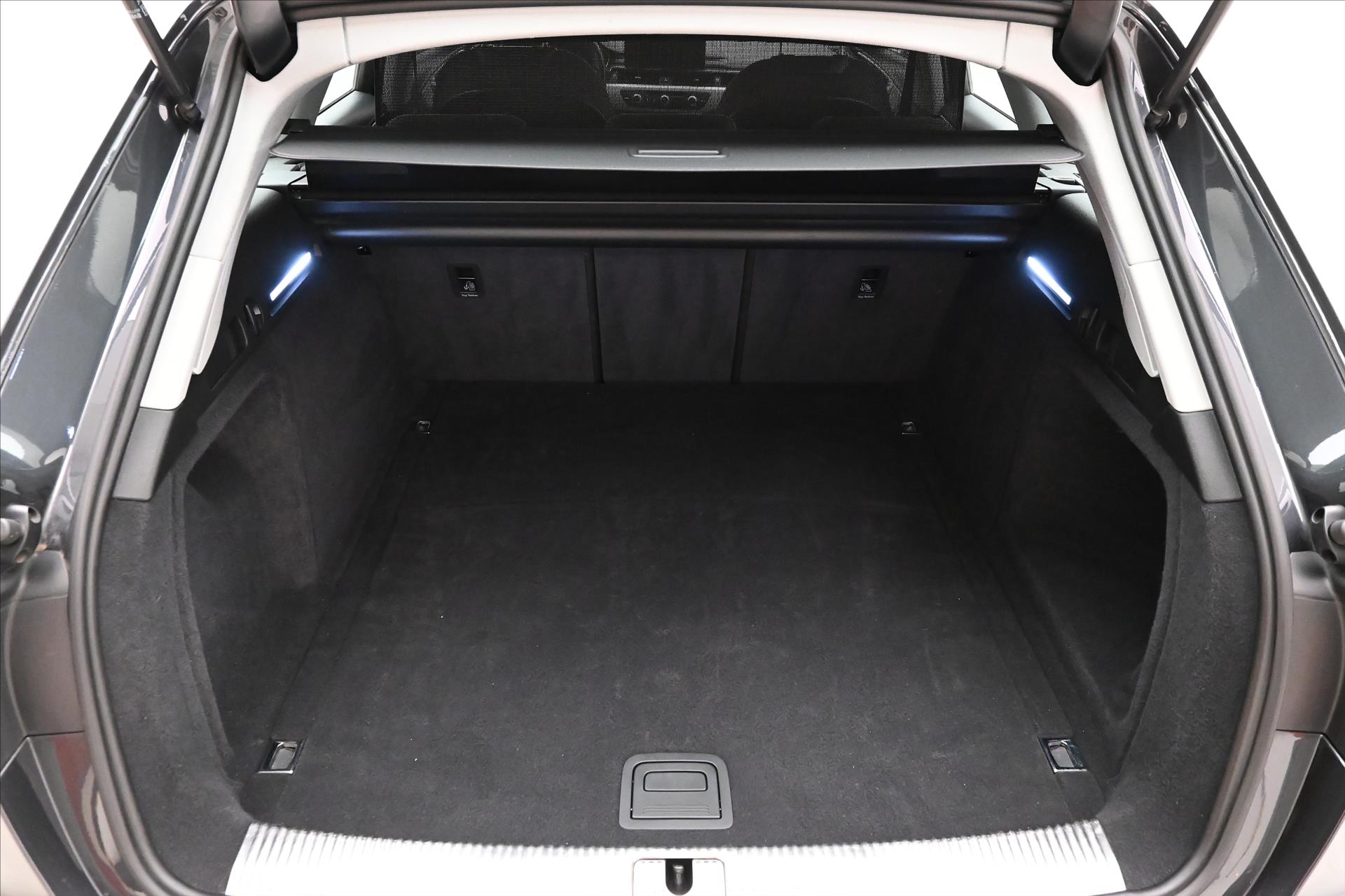 Hlavní fotografie vozu Audi A4 Avant 2,0 TDI 120kW DSG Avant Záruka až 5 let (10)